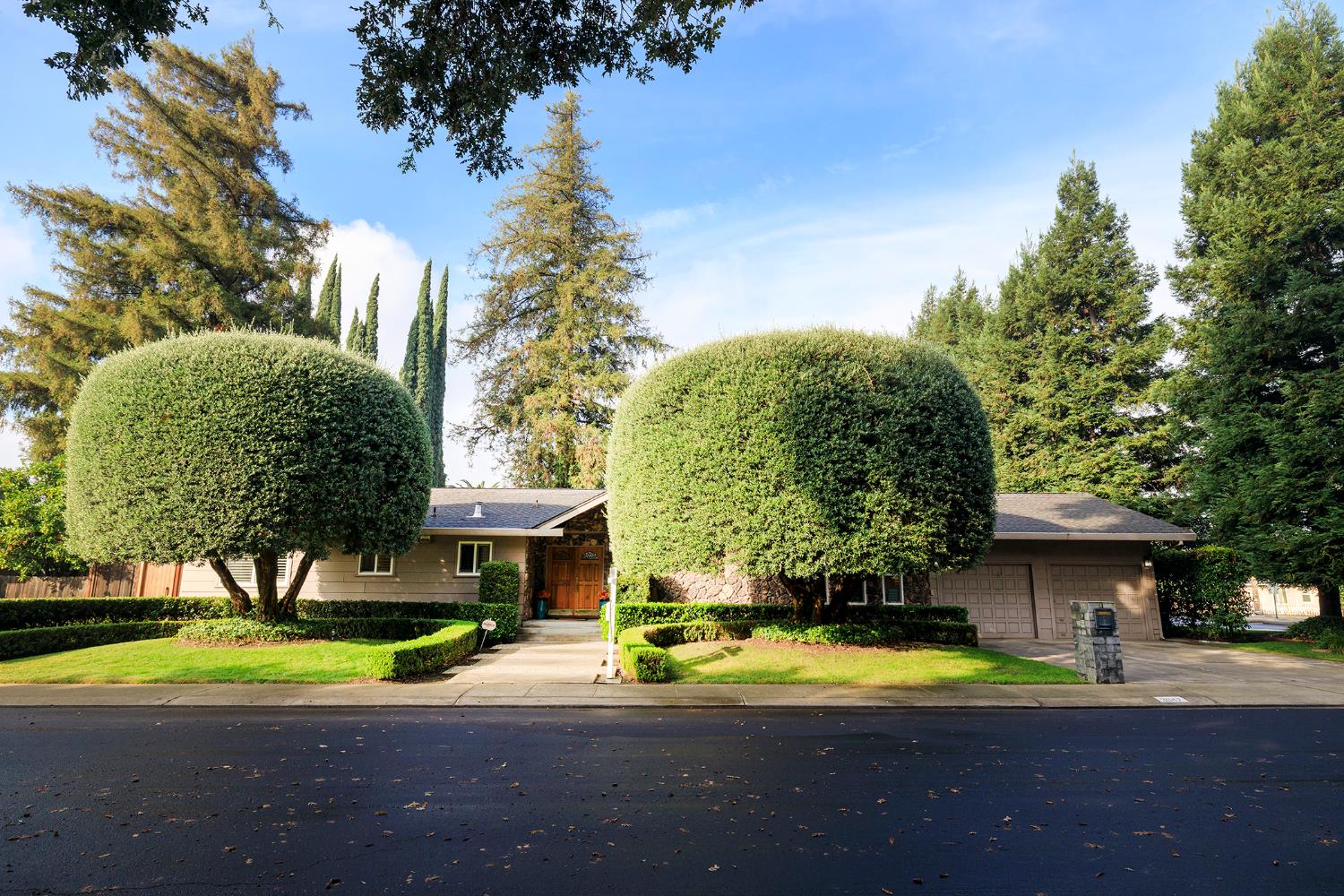 3547 Wycliffe Dr — photo