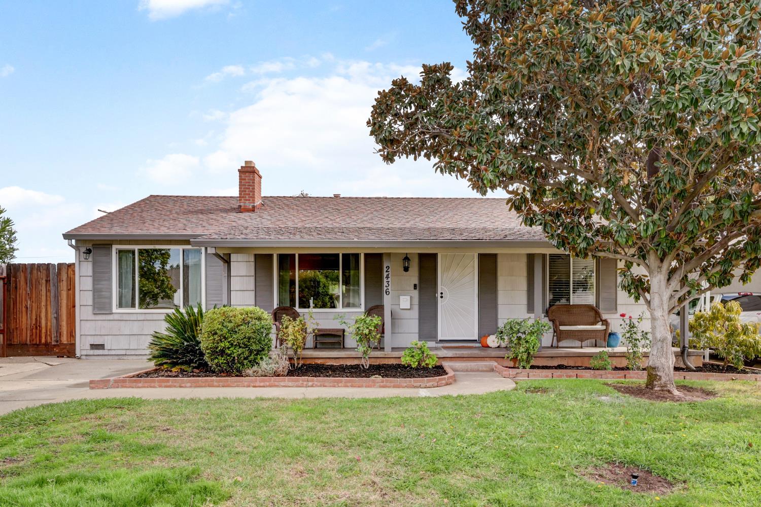 2436 Avalon Dr — photo