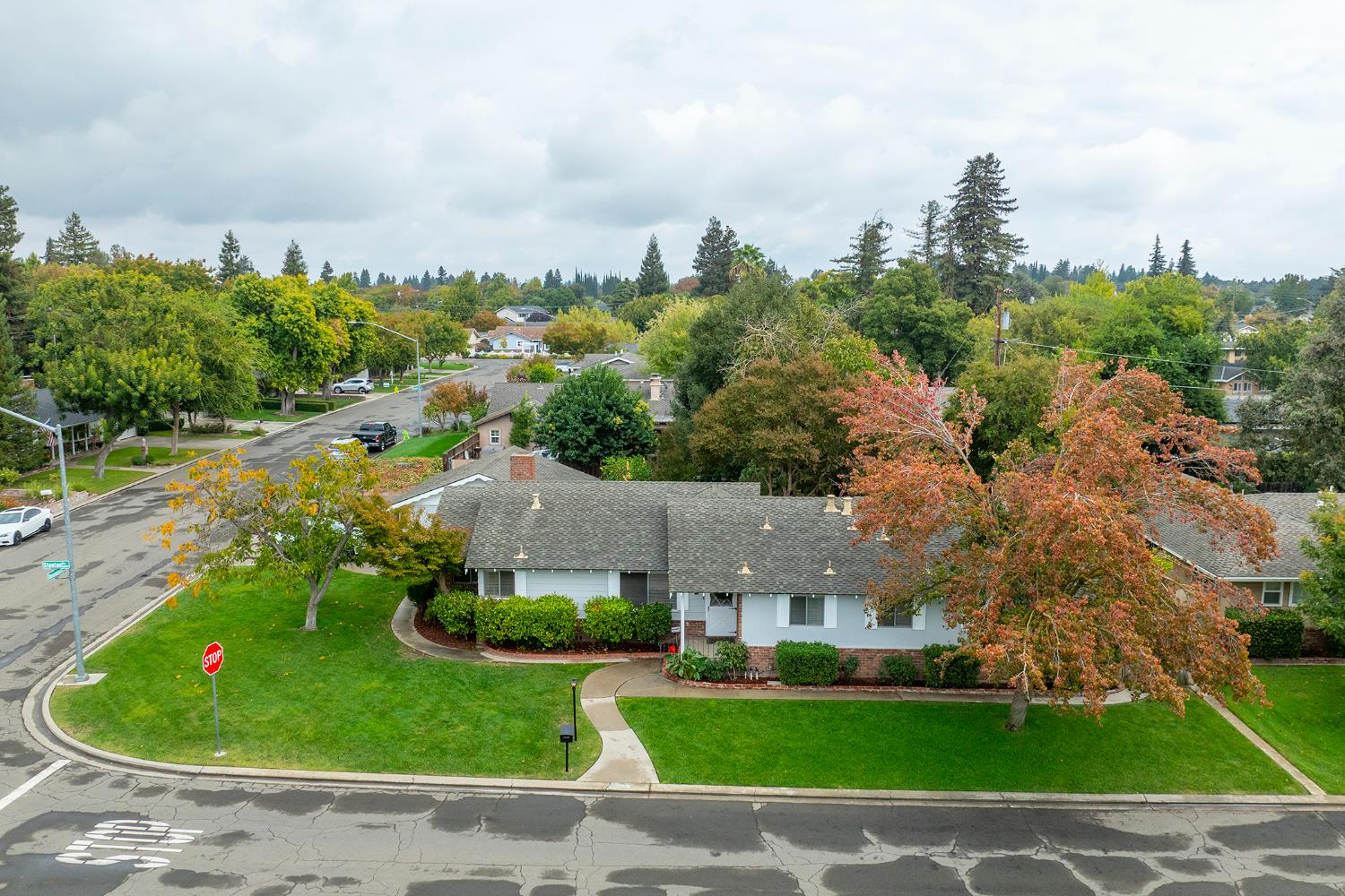 1044 Stanton Way — photo