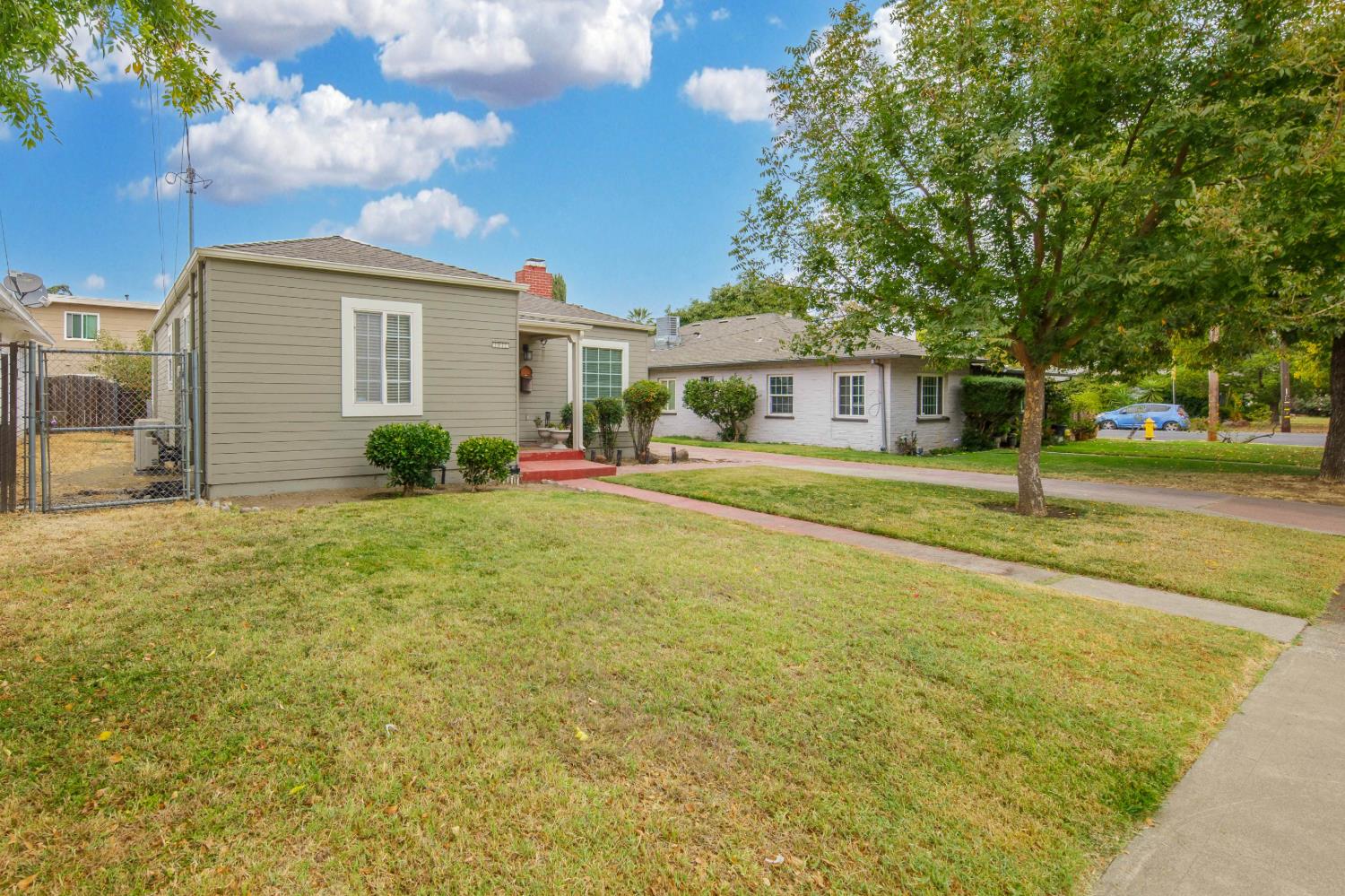 1811 W Acacia St — photo