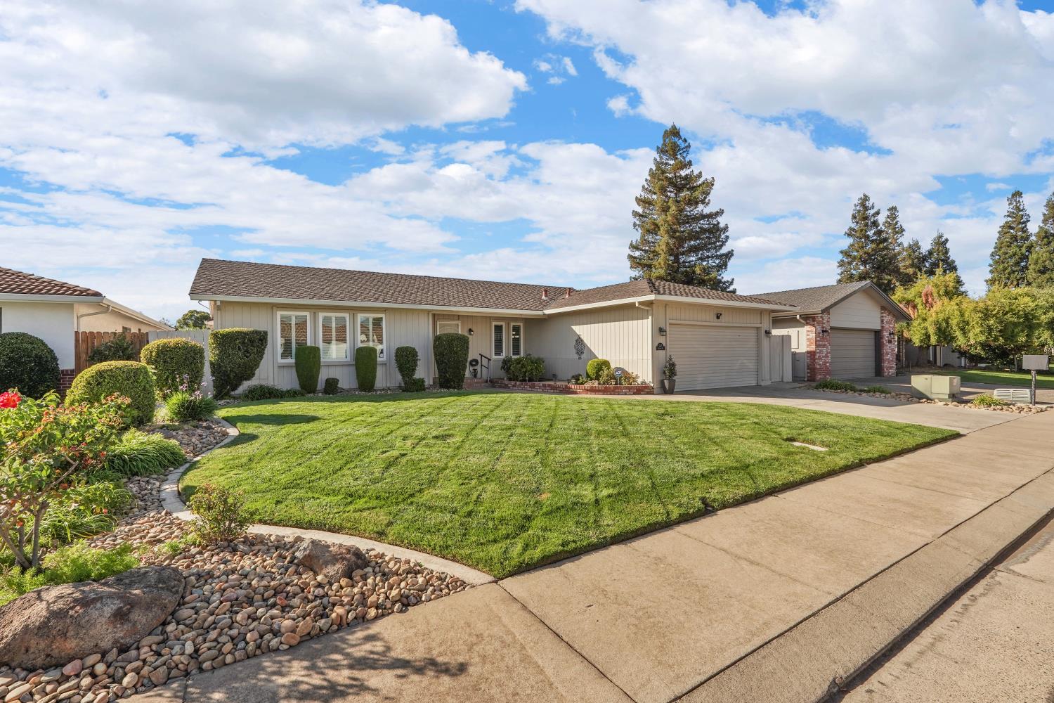 527 Hampton, Lodi, CA 95242 — photo 2