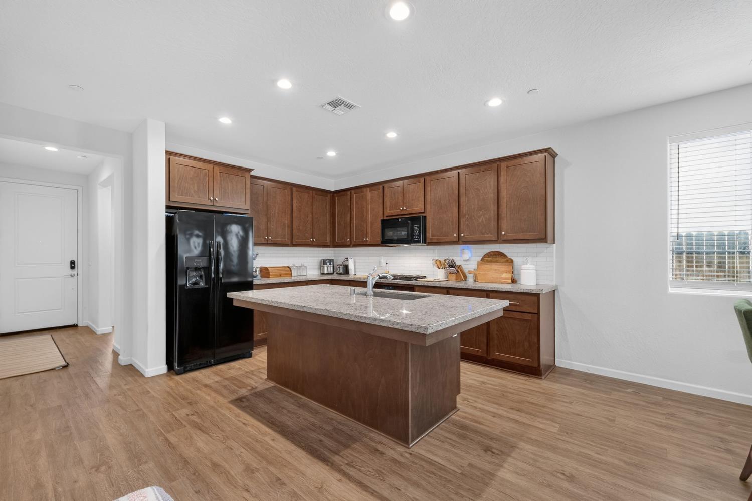 6231 E Berkeley Avenue, Fresno, CA 93727 — photo 3