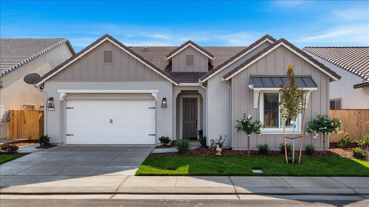 3062 Wisteria Dr — photo