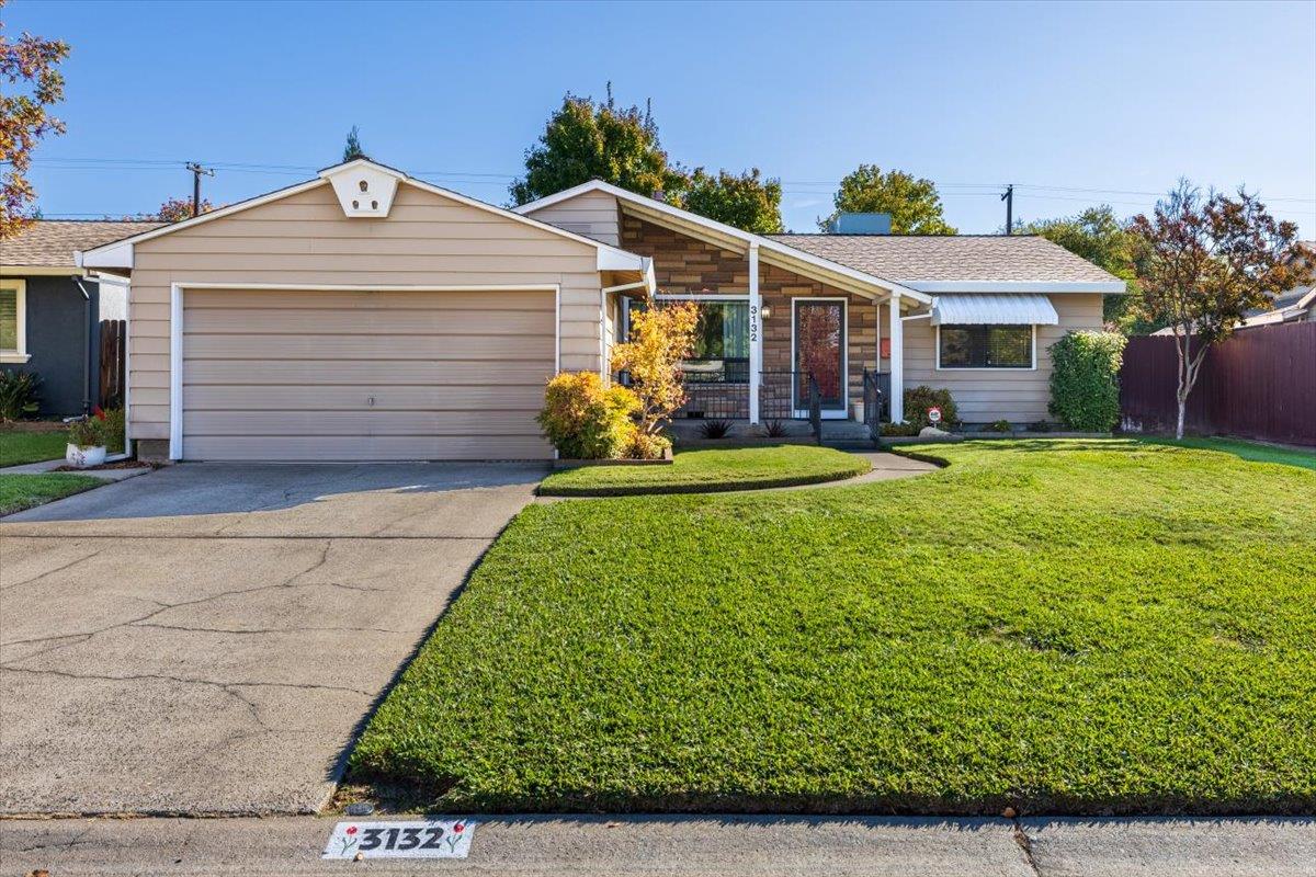 3132 Brophy Dr — photo