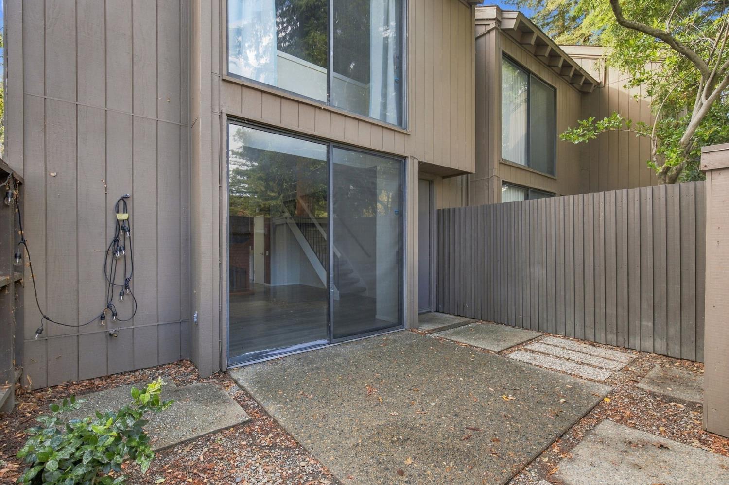 621 Woodside Sierra #5 — photo