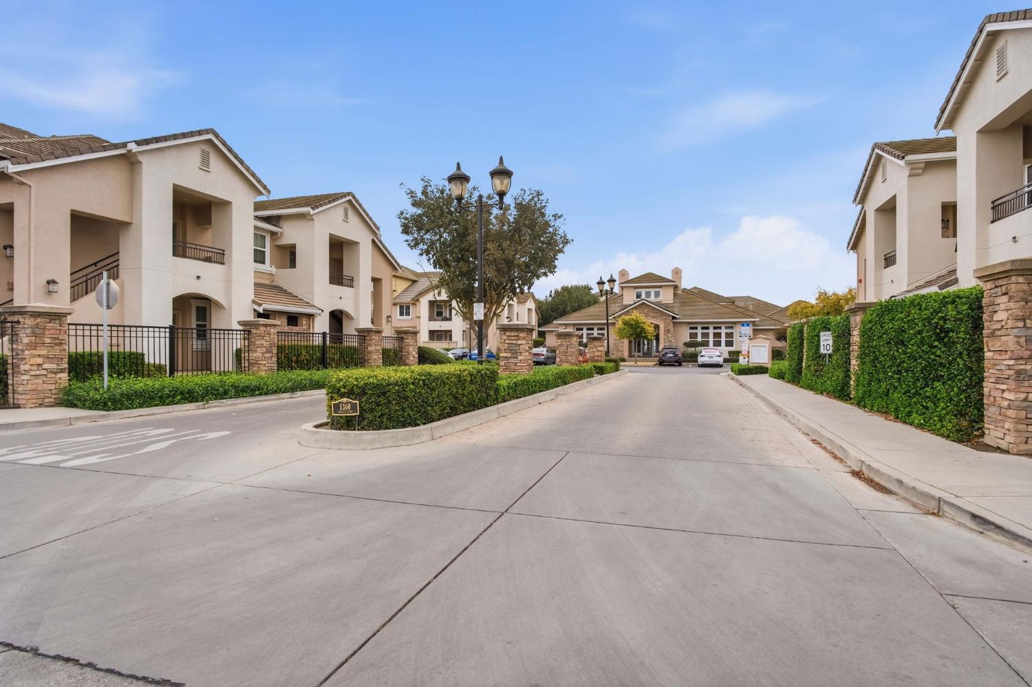 1360 Shady Ln #323 — photo