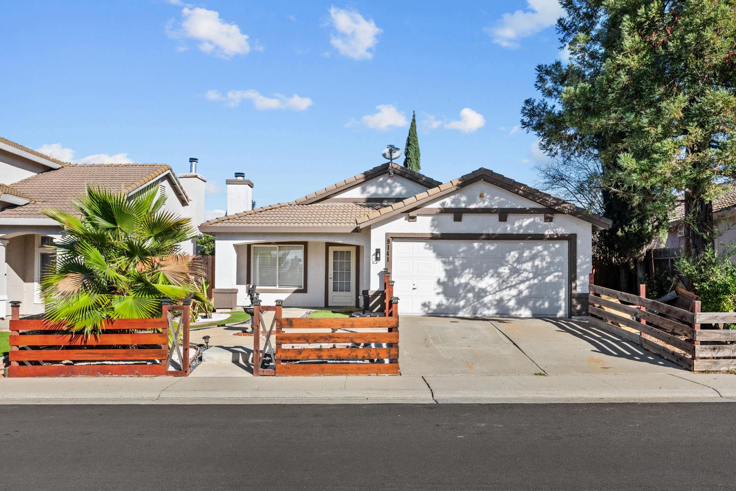 9141 Devon Crest Way — photo