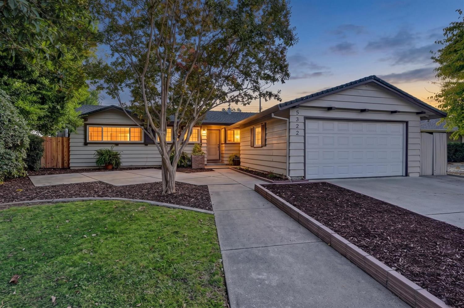 5322 Fort Sutter Way — photo