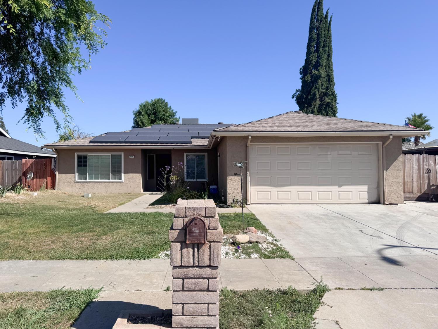2801 Greenwood Drive — photo