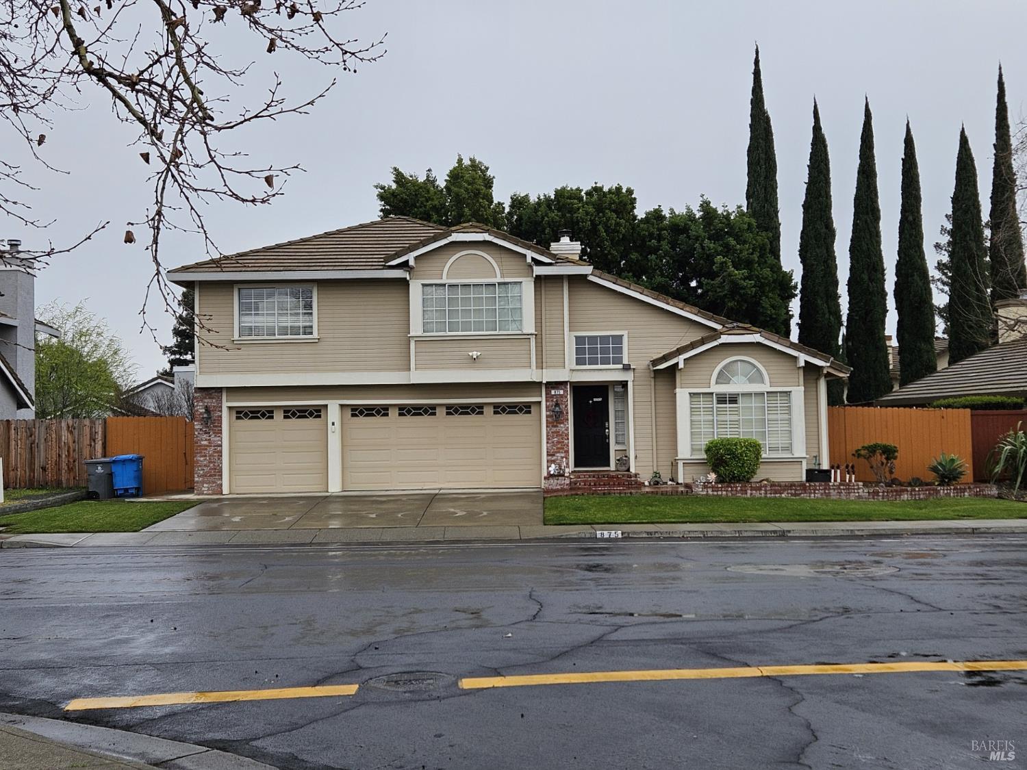 875 Christine Drive — photo