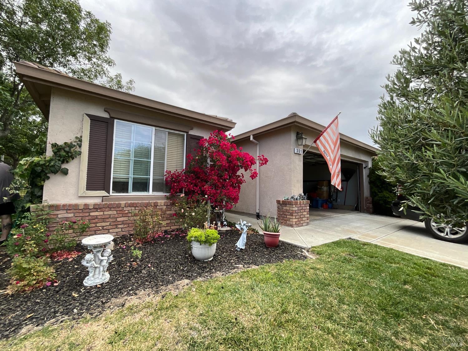 301 Conway Drive — photo