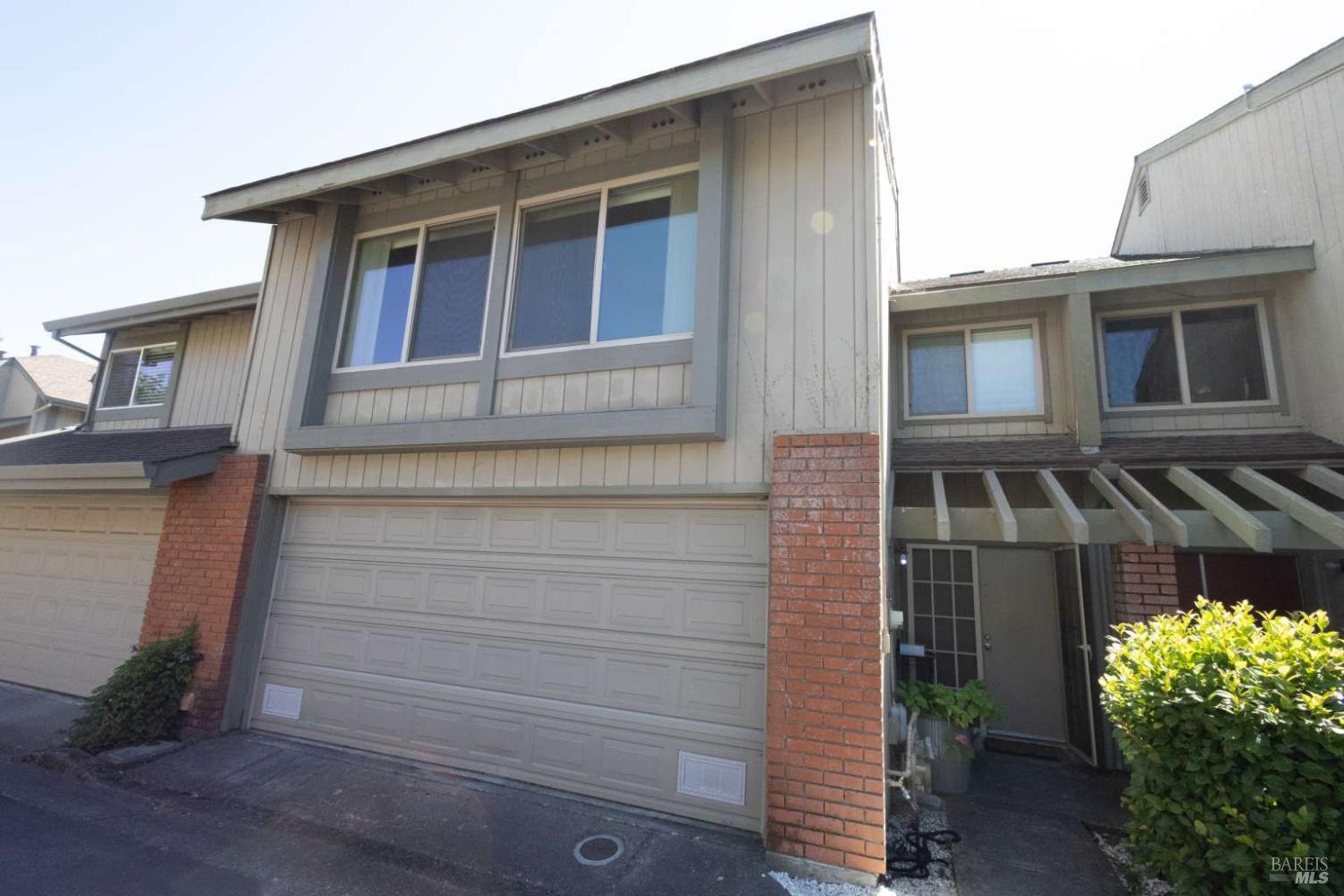 3005 Aurora Court — photo