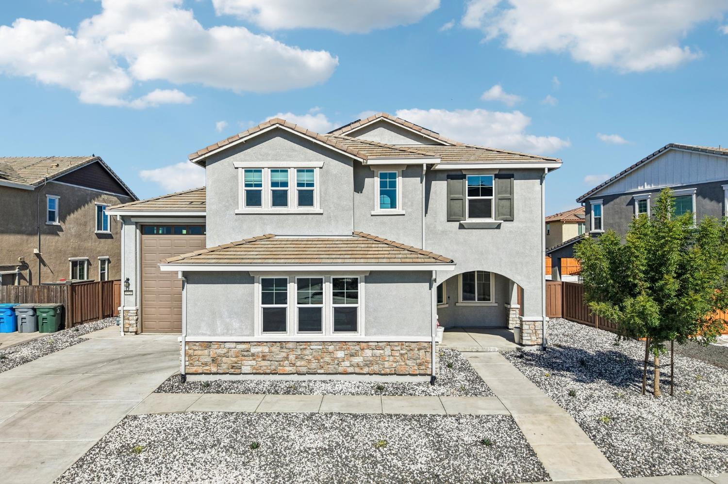 1520 Eisenhower Ct — photo