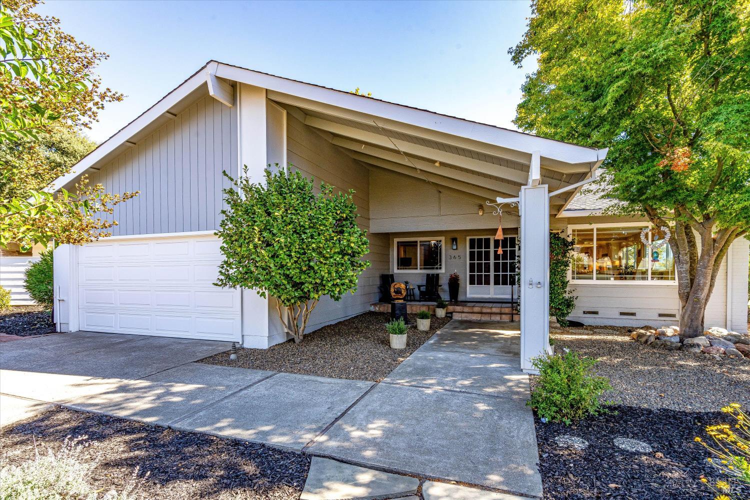 365 Twin Lakes Dr — photo