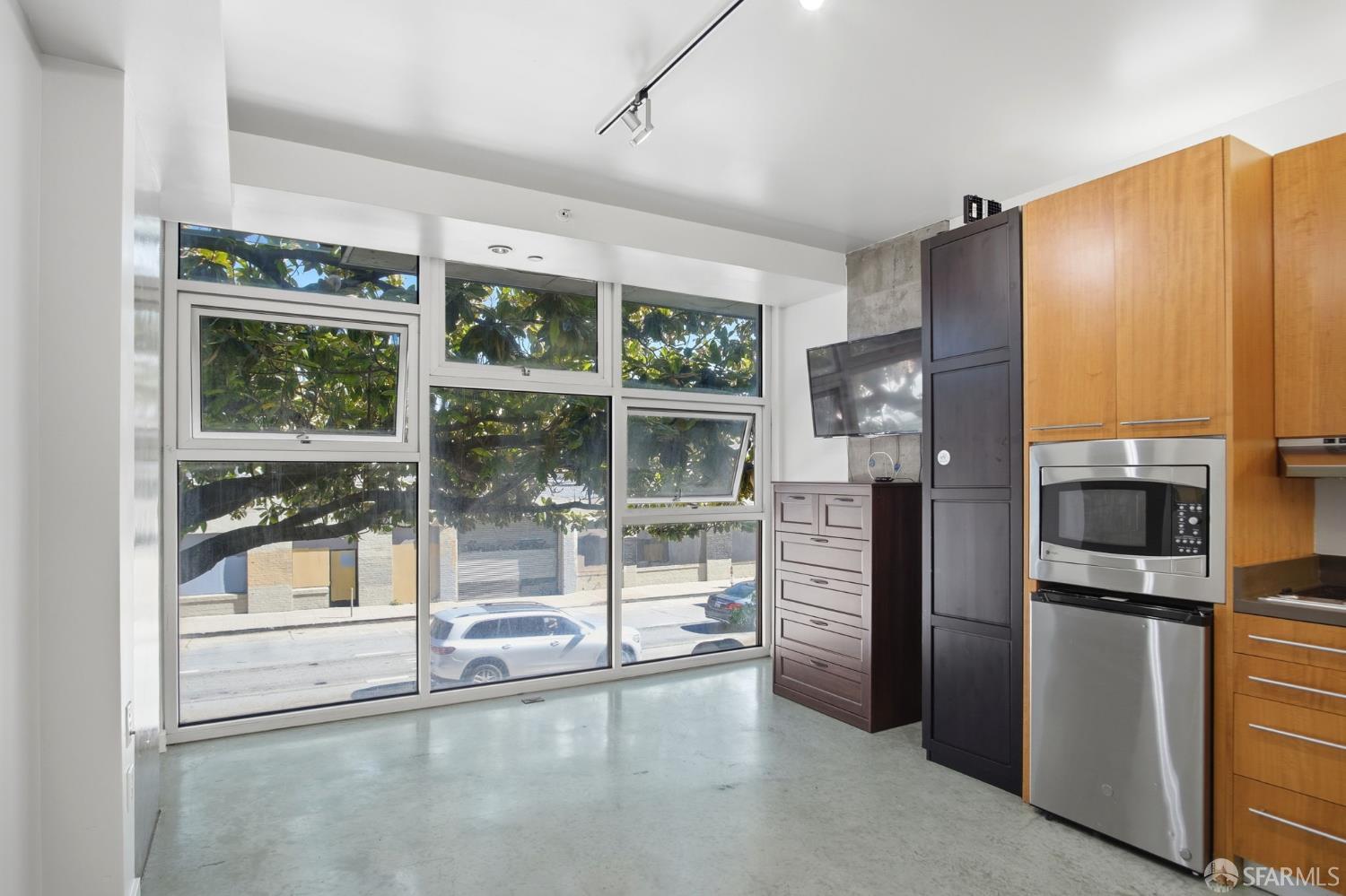 766 Harrison St #214 — photo