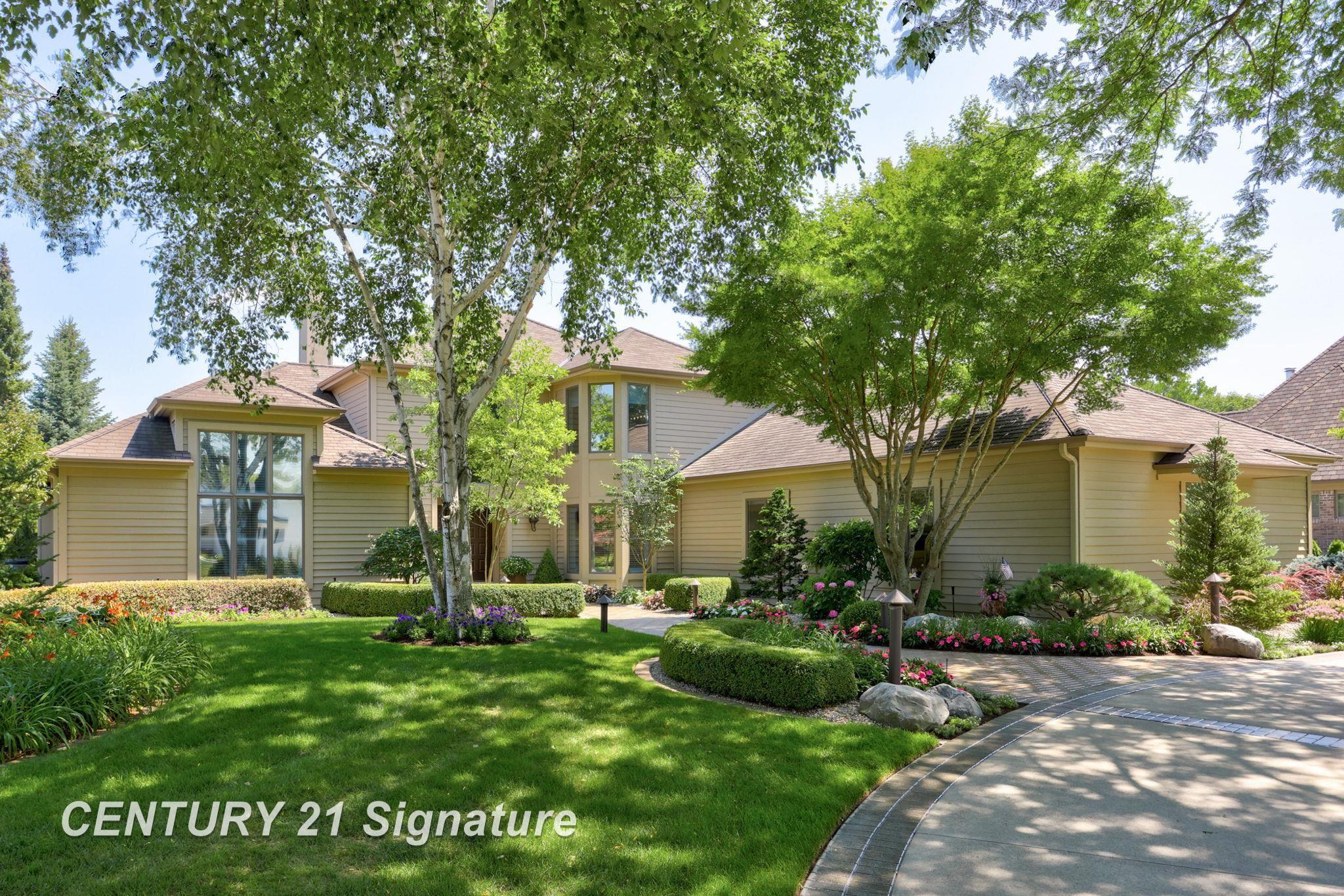 210 Golfview Drive — photo