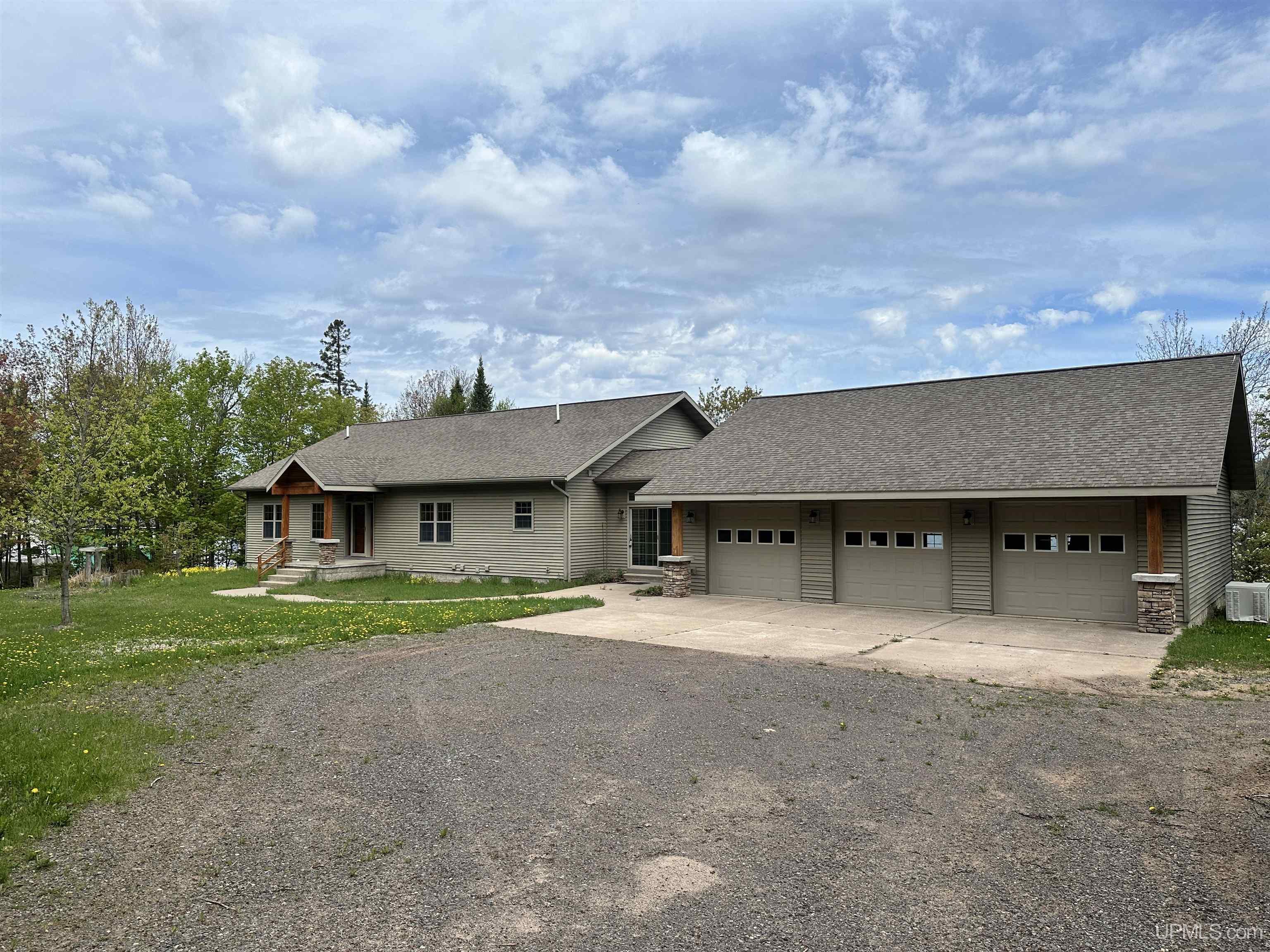 23 Chipman Drive, Ishpeming, MI 49849 — photo 2