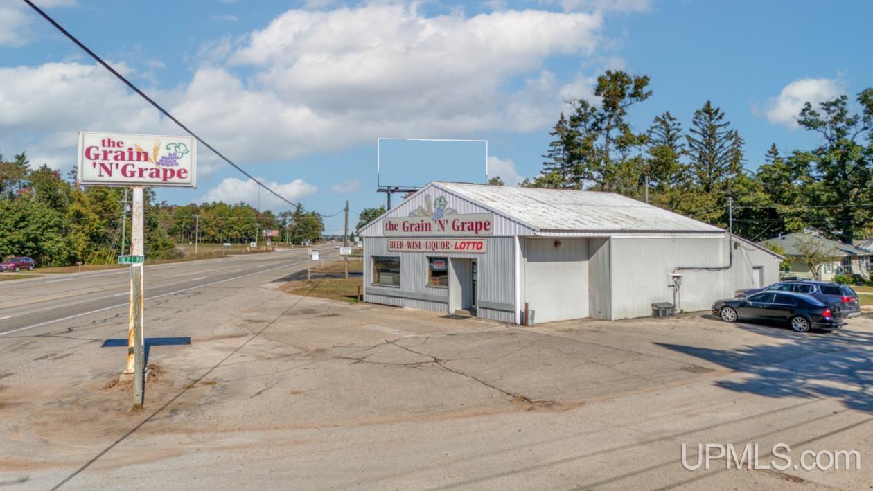 6998 US2 Highway — photo