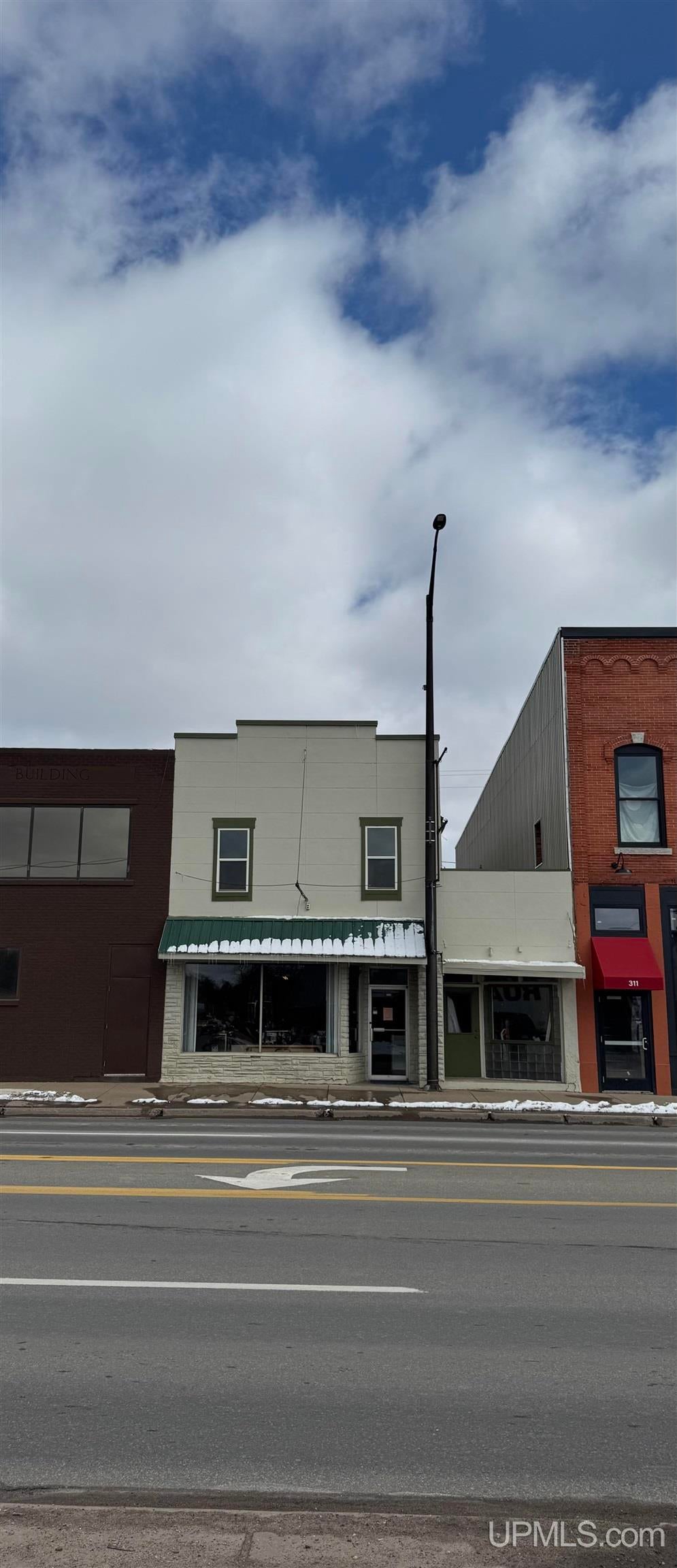 305 S Stephenson Avenue — photo