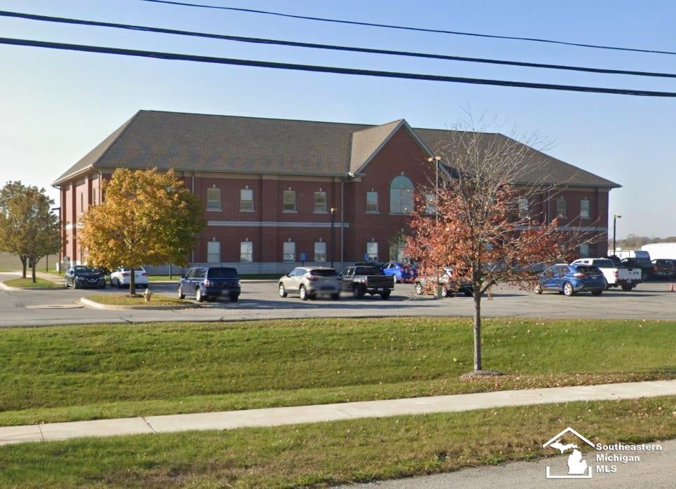 7825 N Dixie Highway Unit 300 — photo
