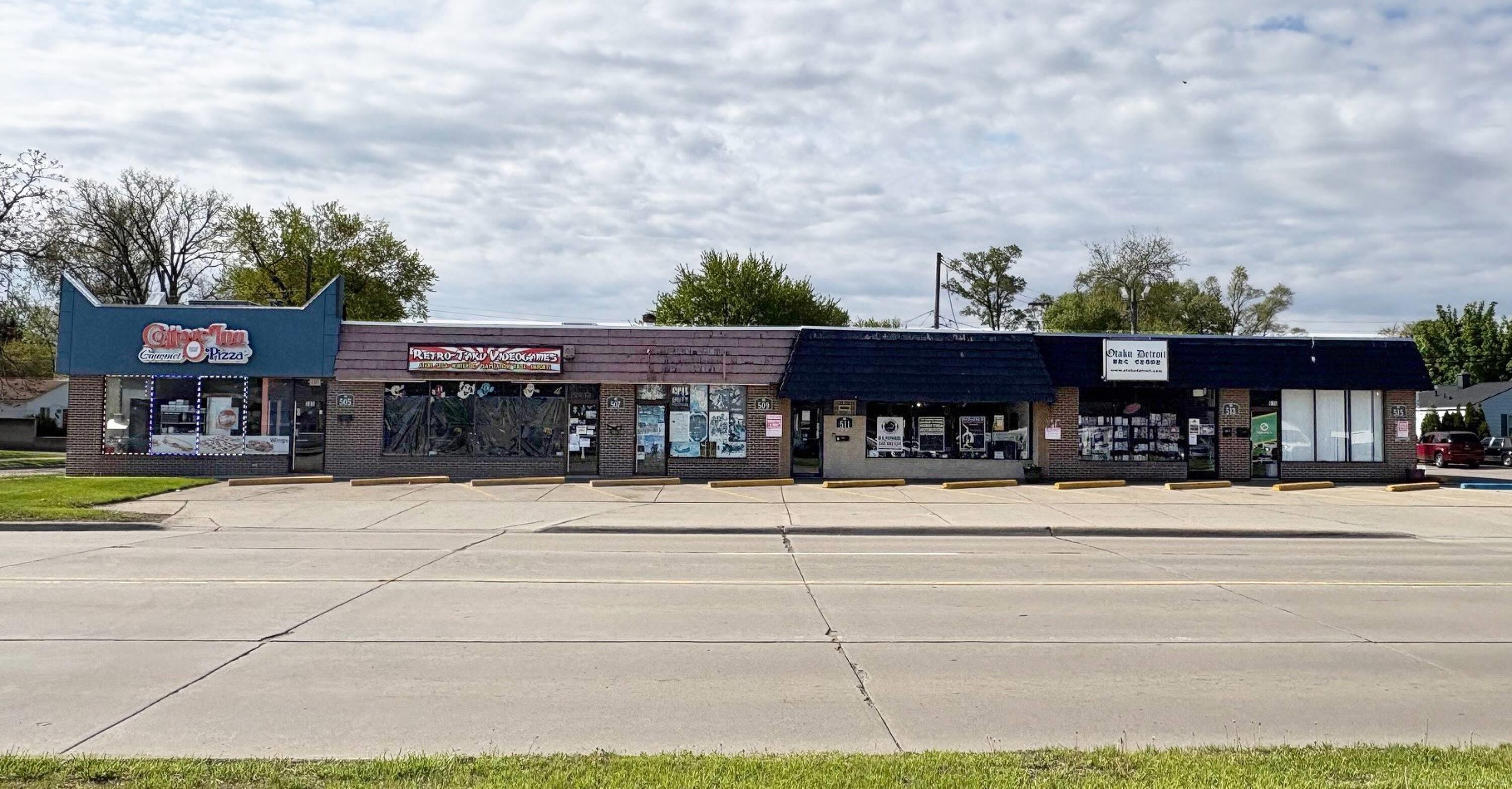 513-515 W 11 Mile Road — photo