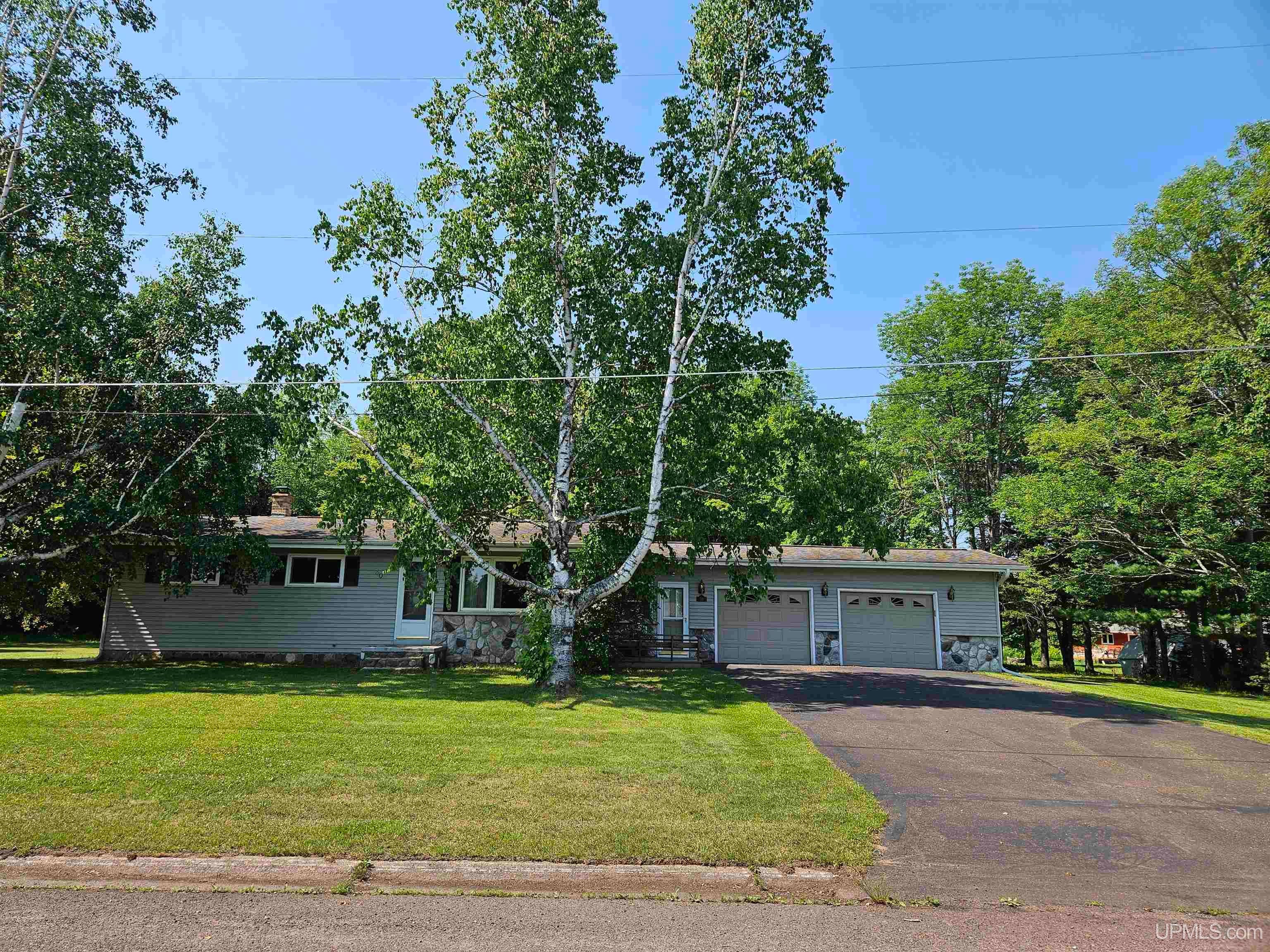 30 Tamarack Street — photo