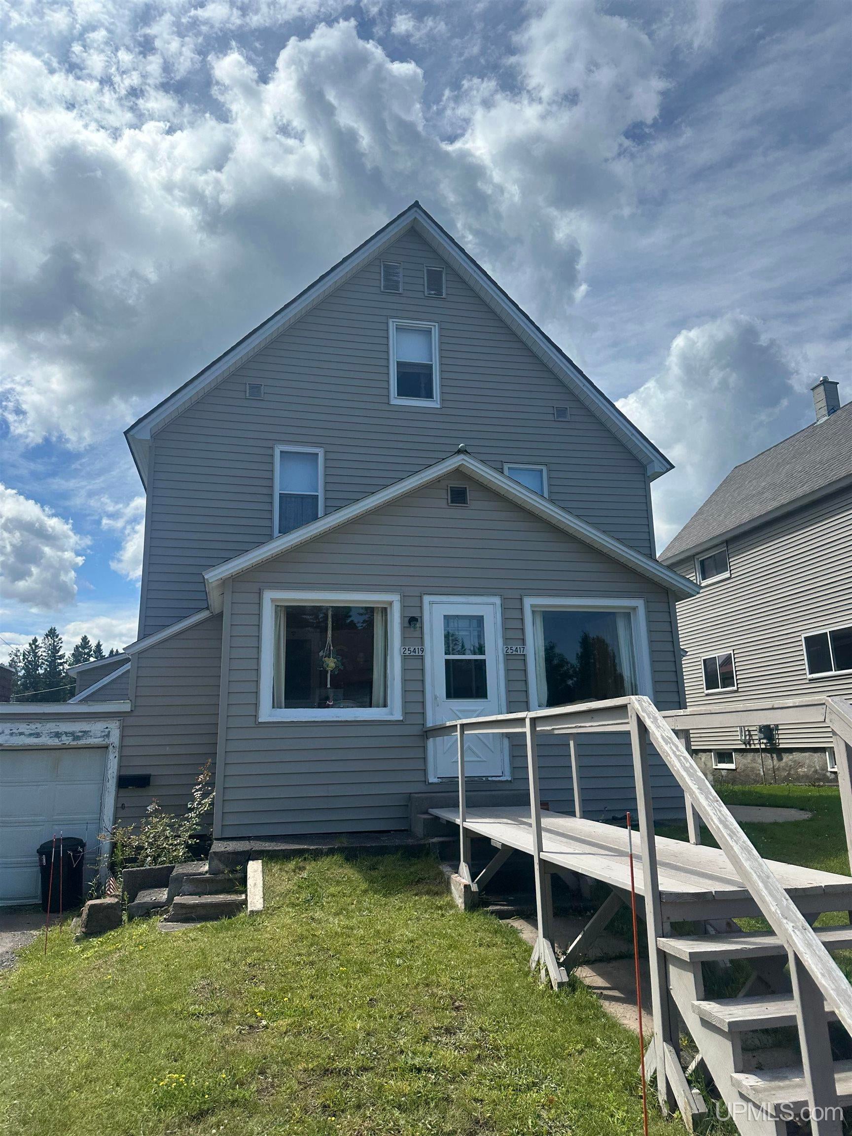 25417 Elm Street — photo