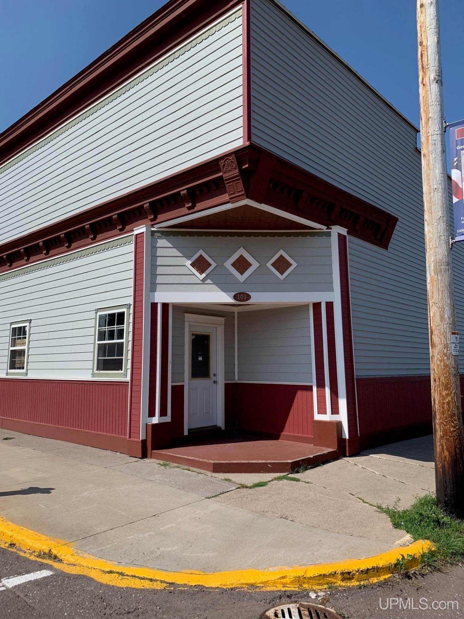 101 Hecla Street — photo