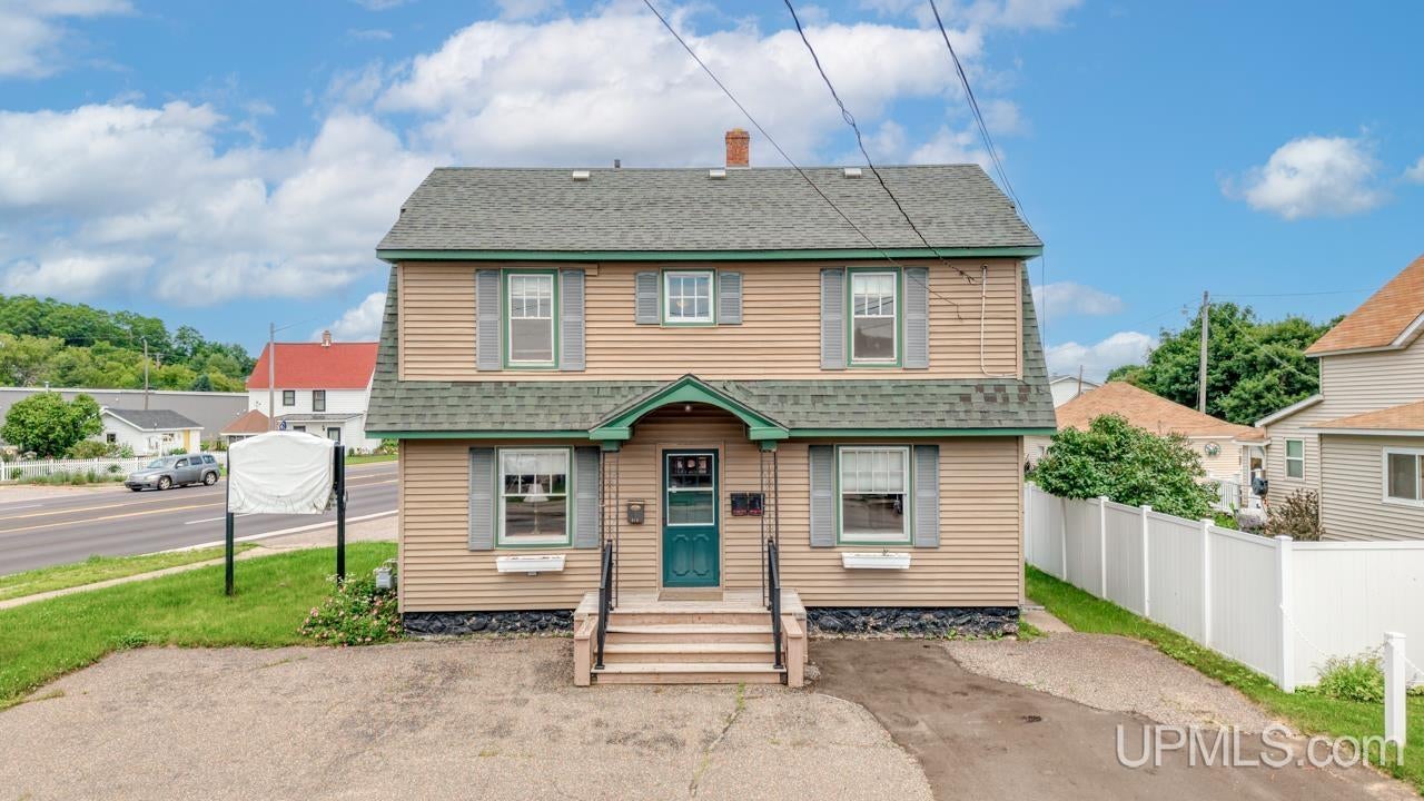 212 E Margaret Street — photo