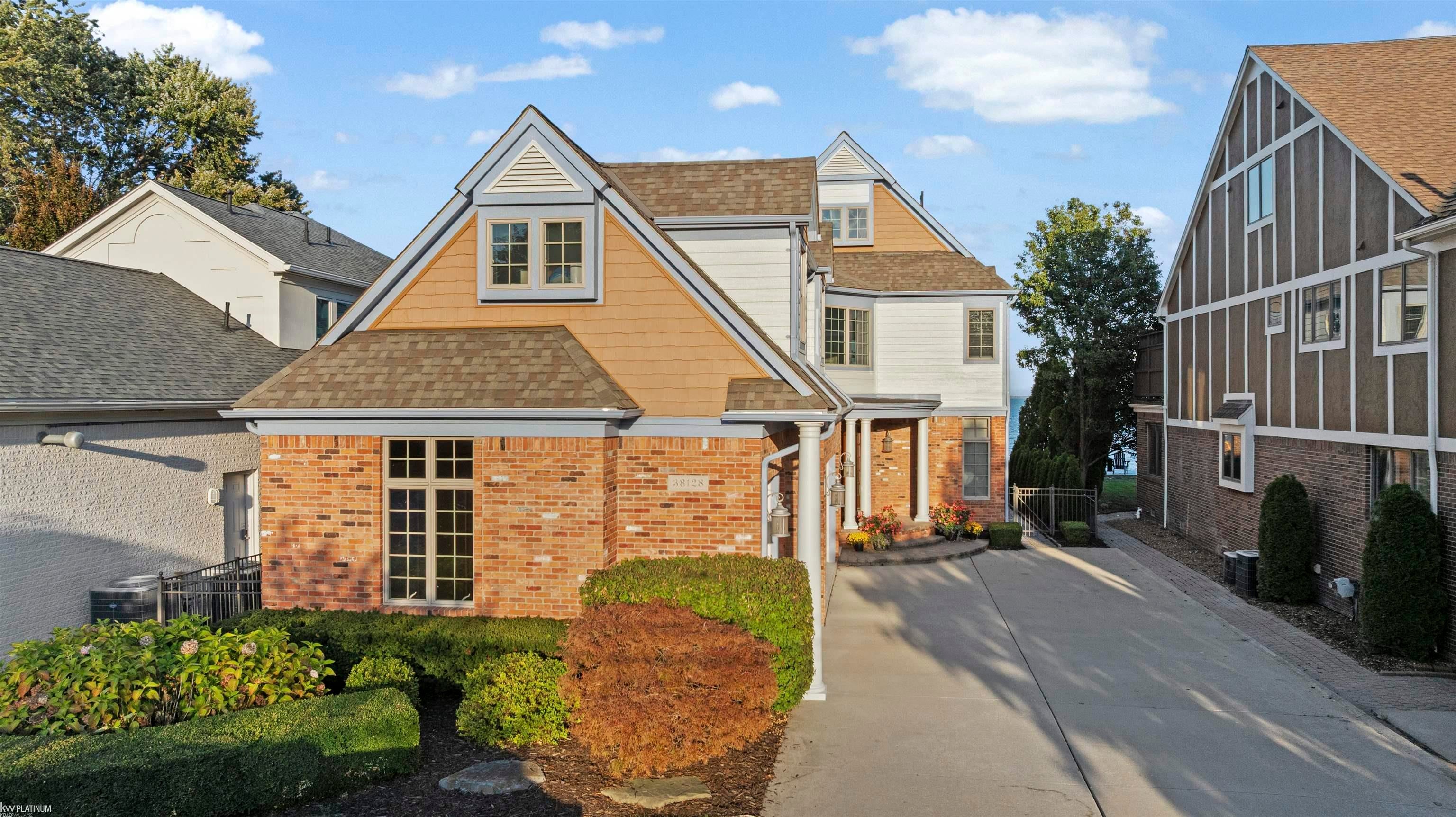 38128 Lakeshore Drive — photo