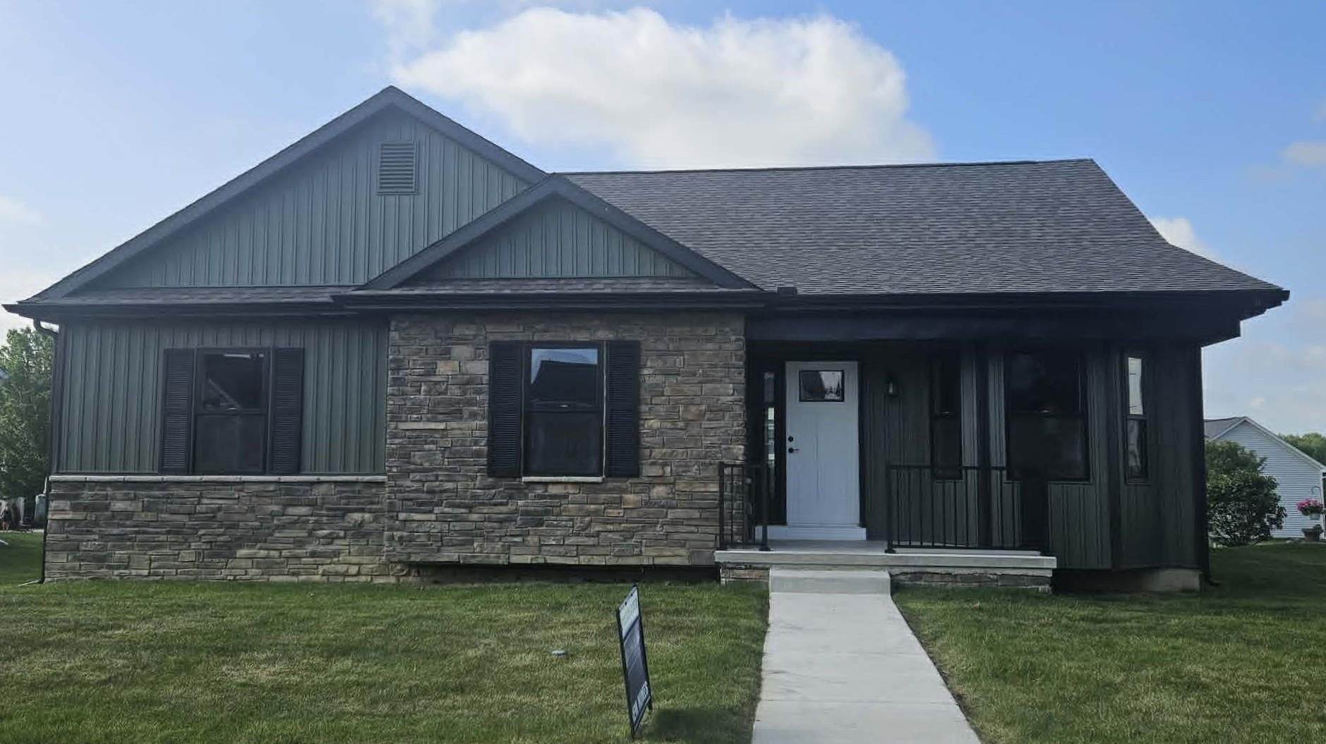 6285 Arlington Drive — photo