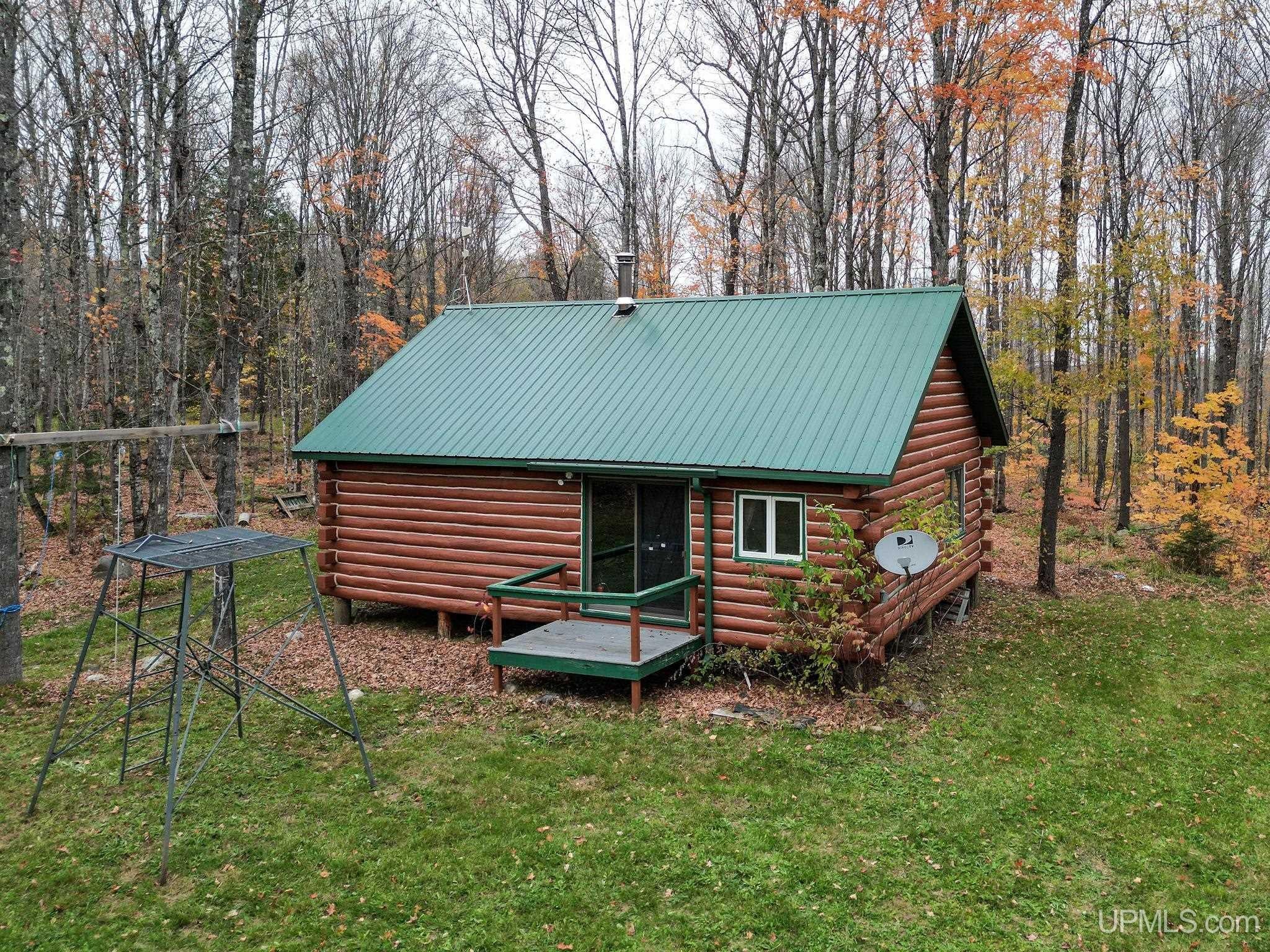 500 Fence River Road — photo