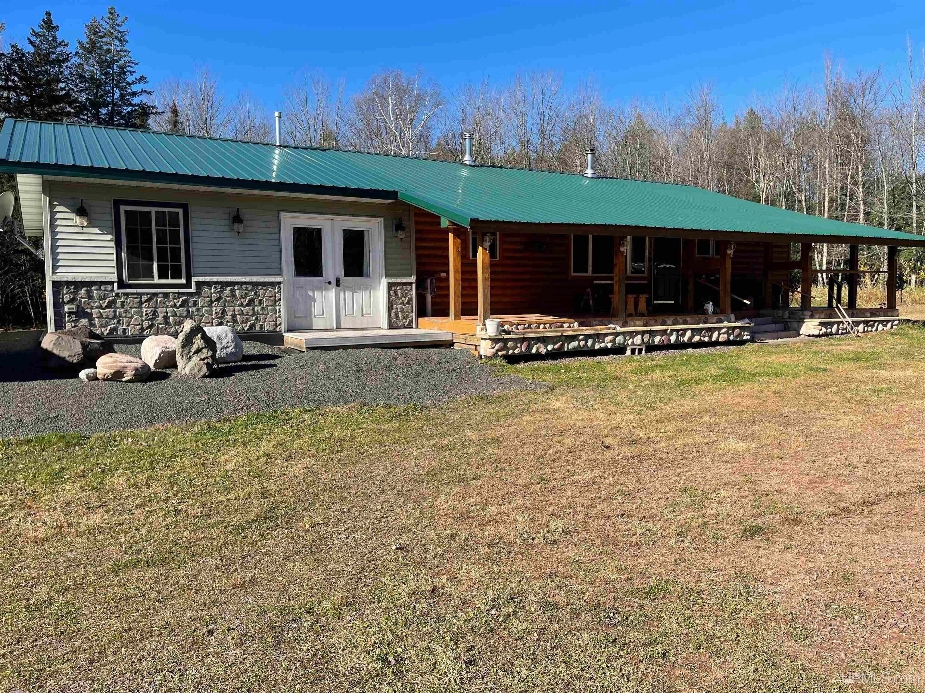 E3233 Lake Road — photo