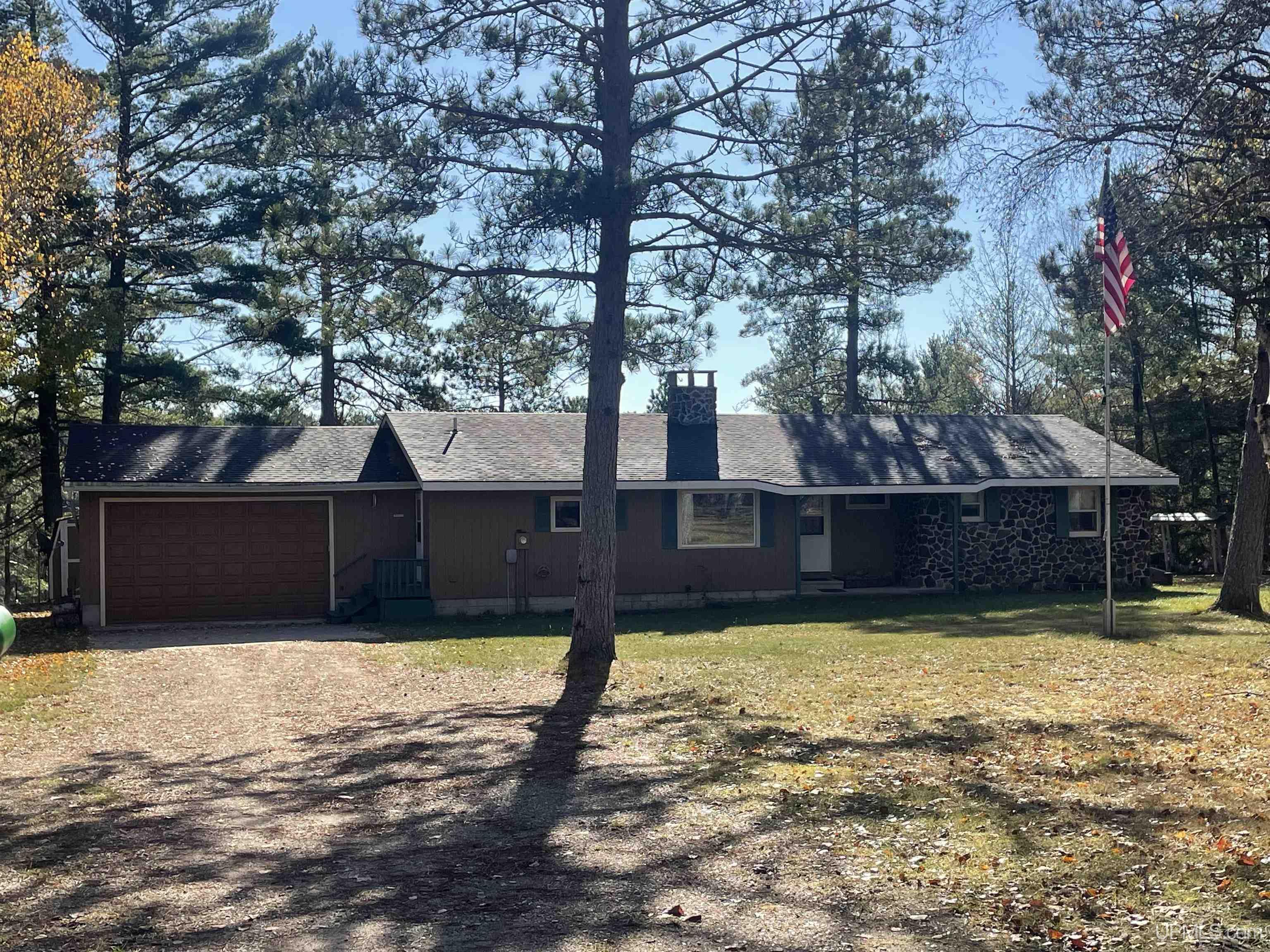 8301 Mirror Lake Road — photo