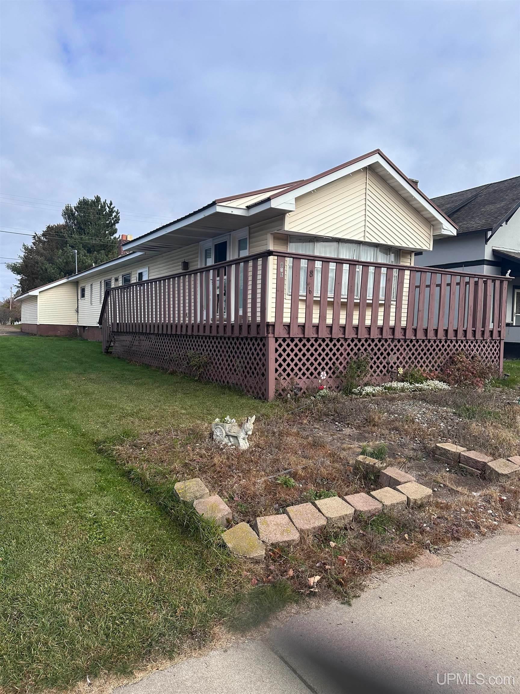 816 W Adams Street — photo
