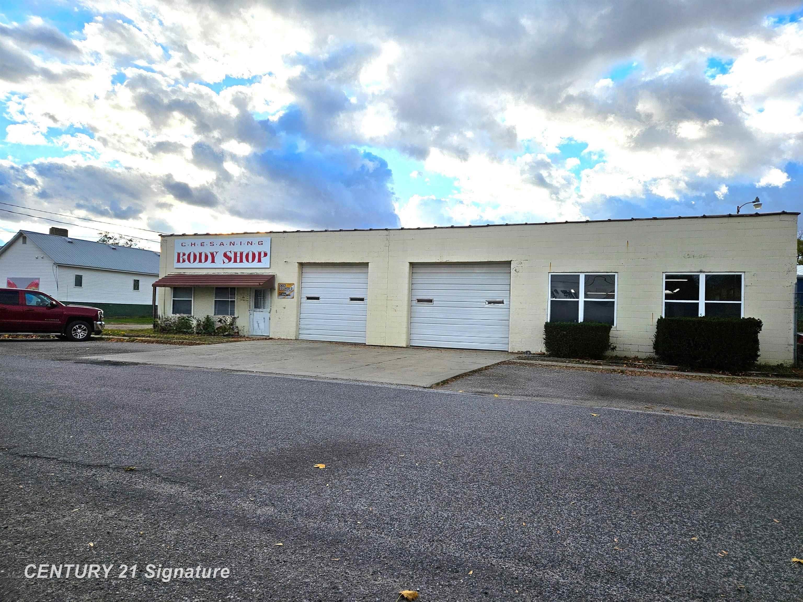 205 N Wood Street — photo