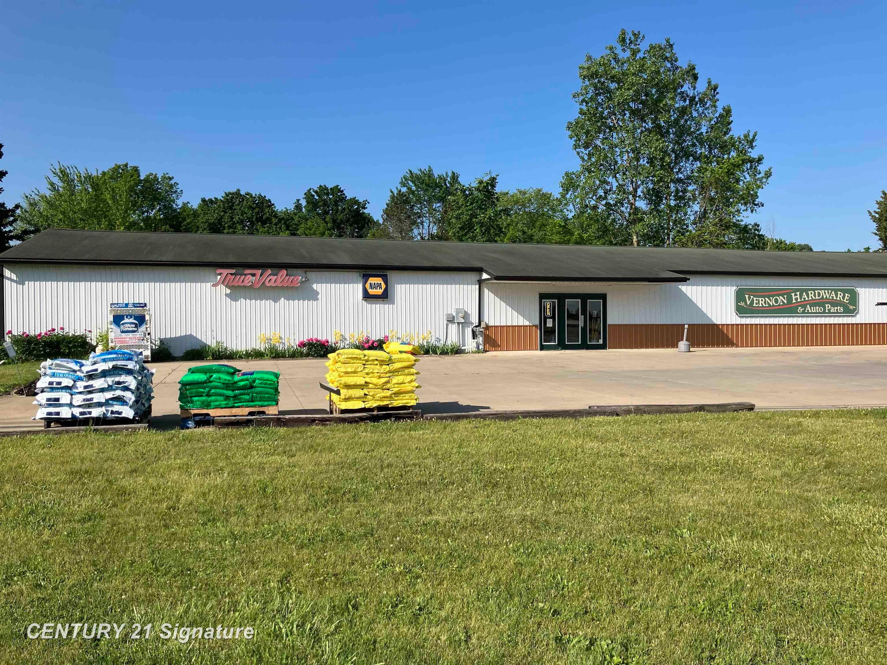 7200 E M-71 Highway — photo