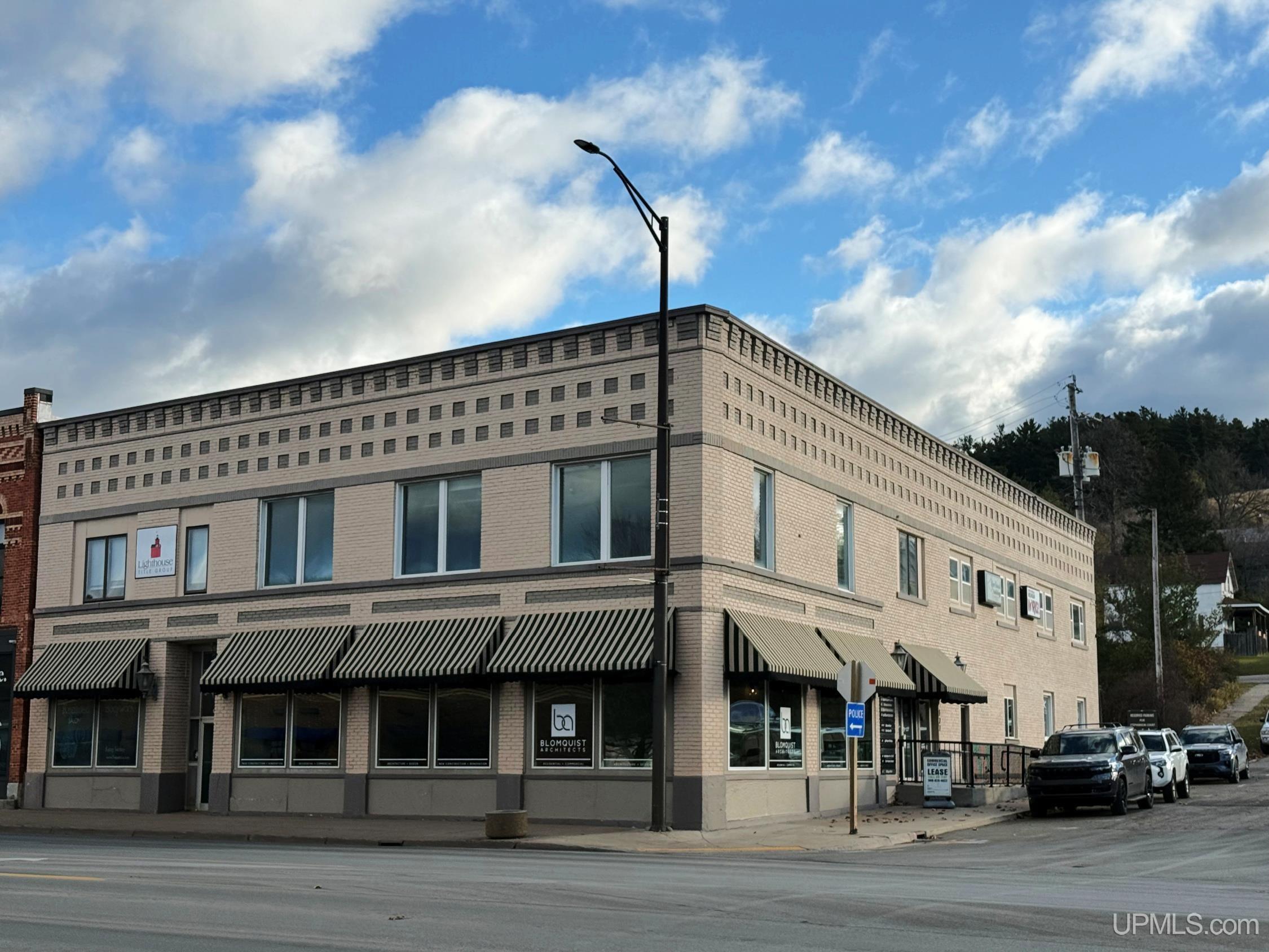 127 S Stephenson Avenue Suite 201 — photo