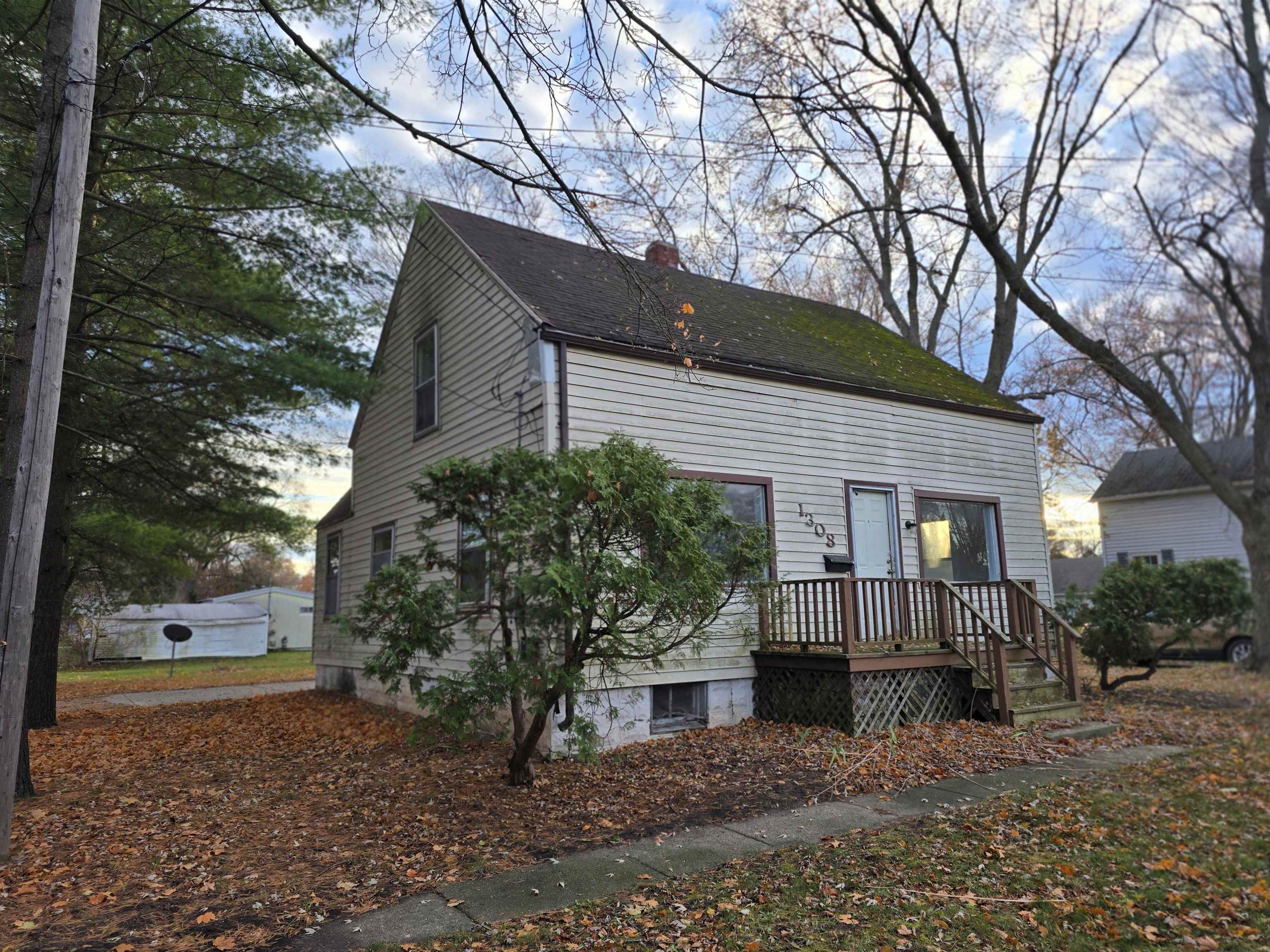 1308 E High Street — photo
