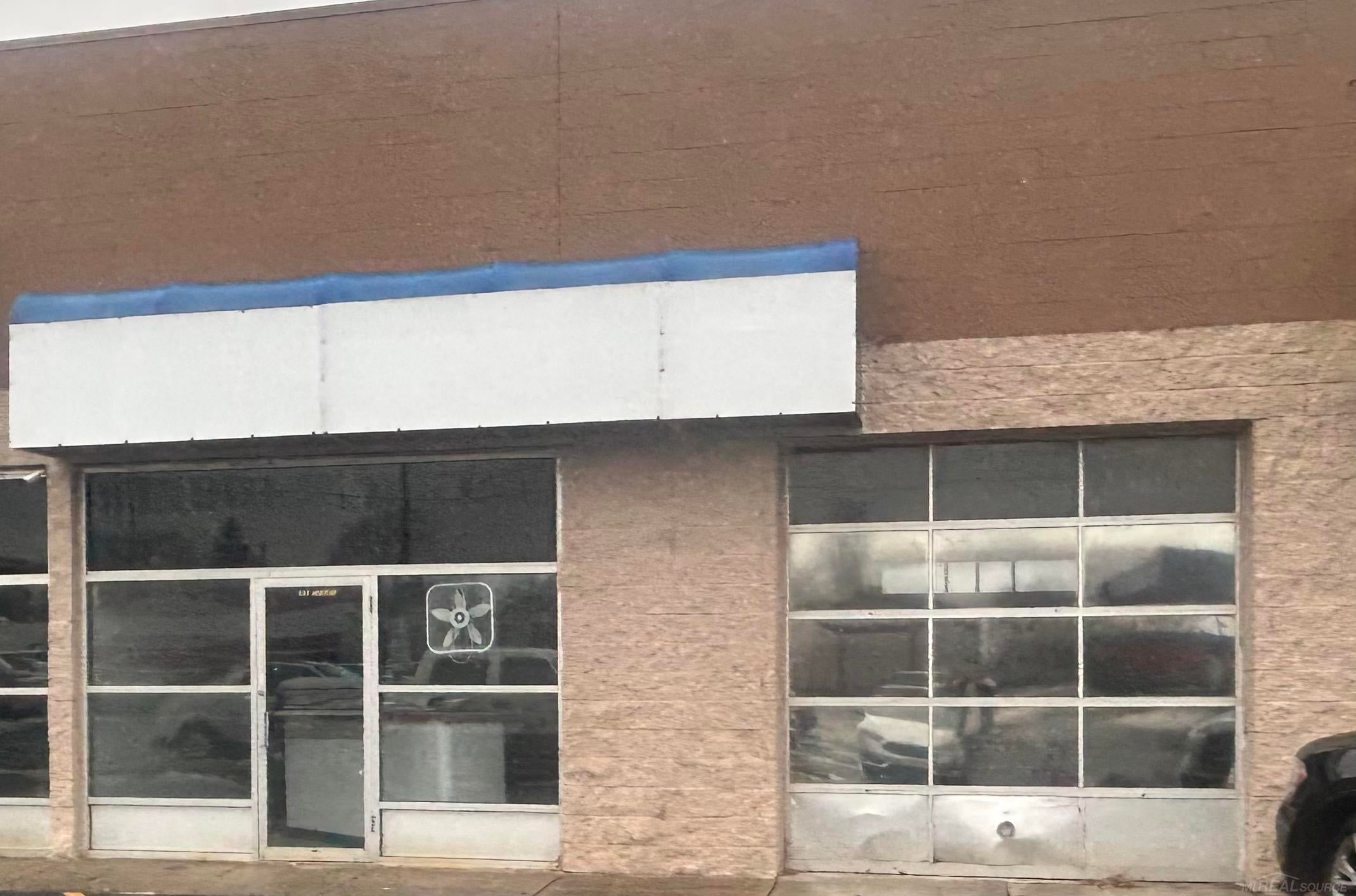 161 N Groesbeck Highway — photo