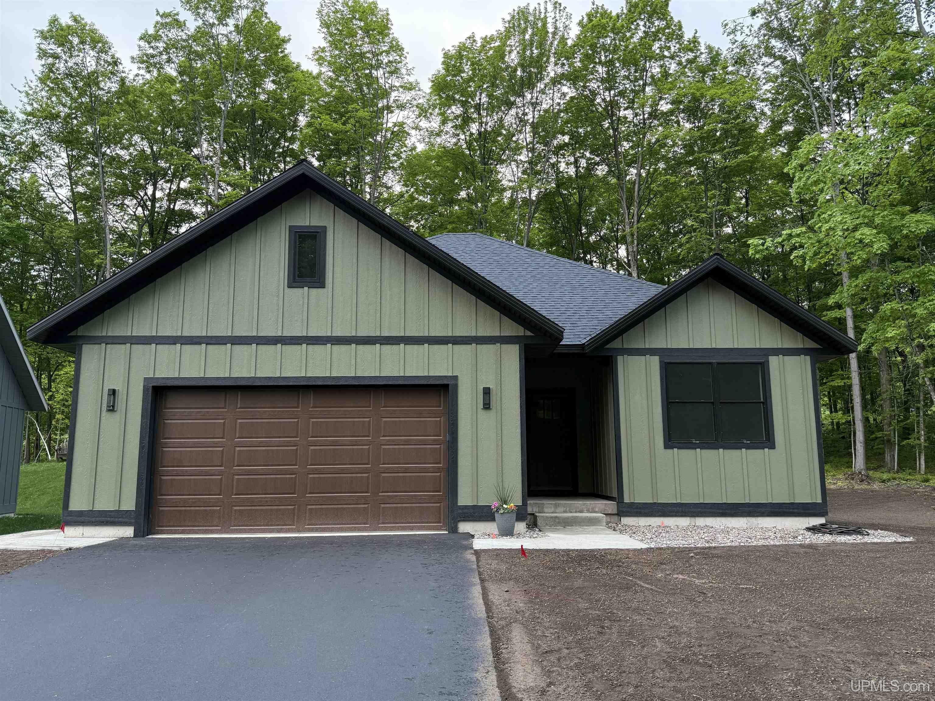3409 Nuthatch Lane — photo
