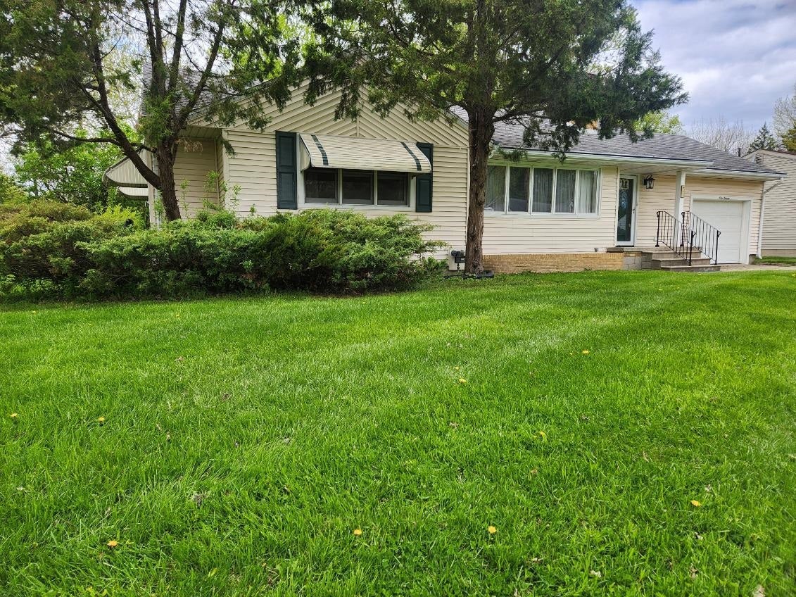 911 S Powell Road — photo