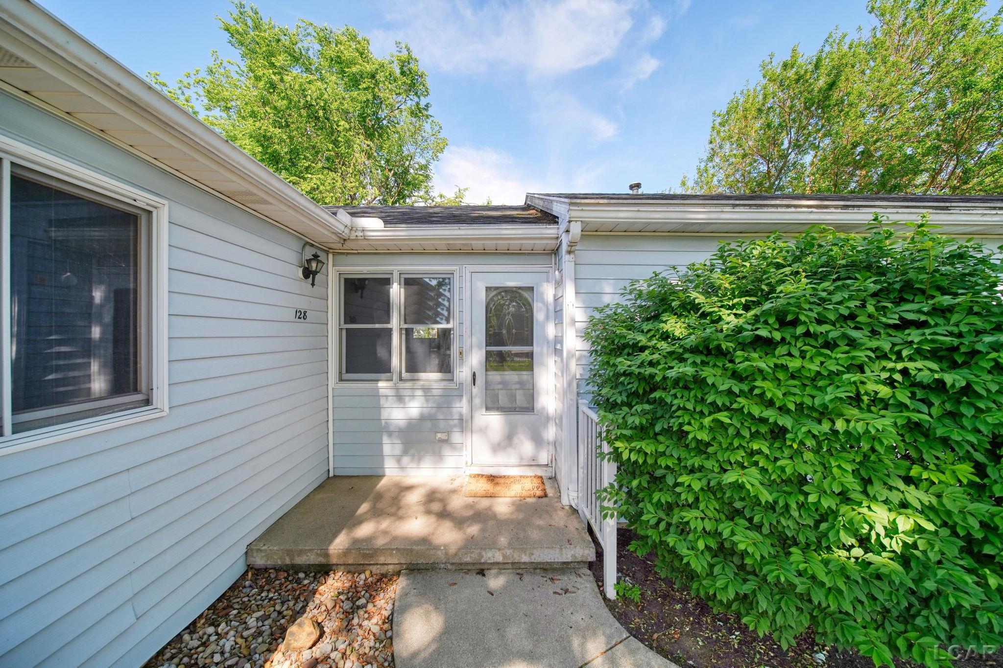 128 Irwin Street — photo