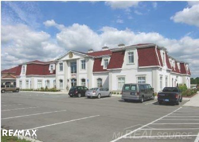 2891 E Maple Road Unit 203 — photo