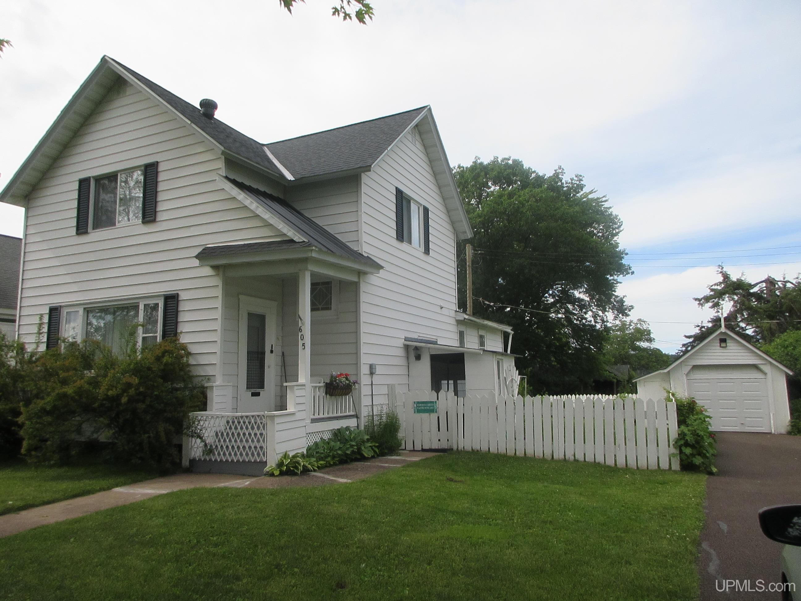605 Putnam Street — photo