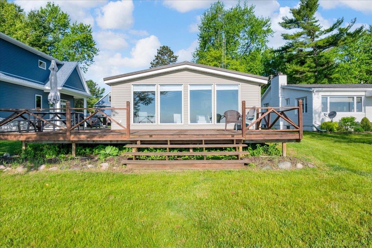 8723 Lakeshore Road — photo