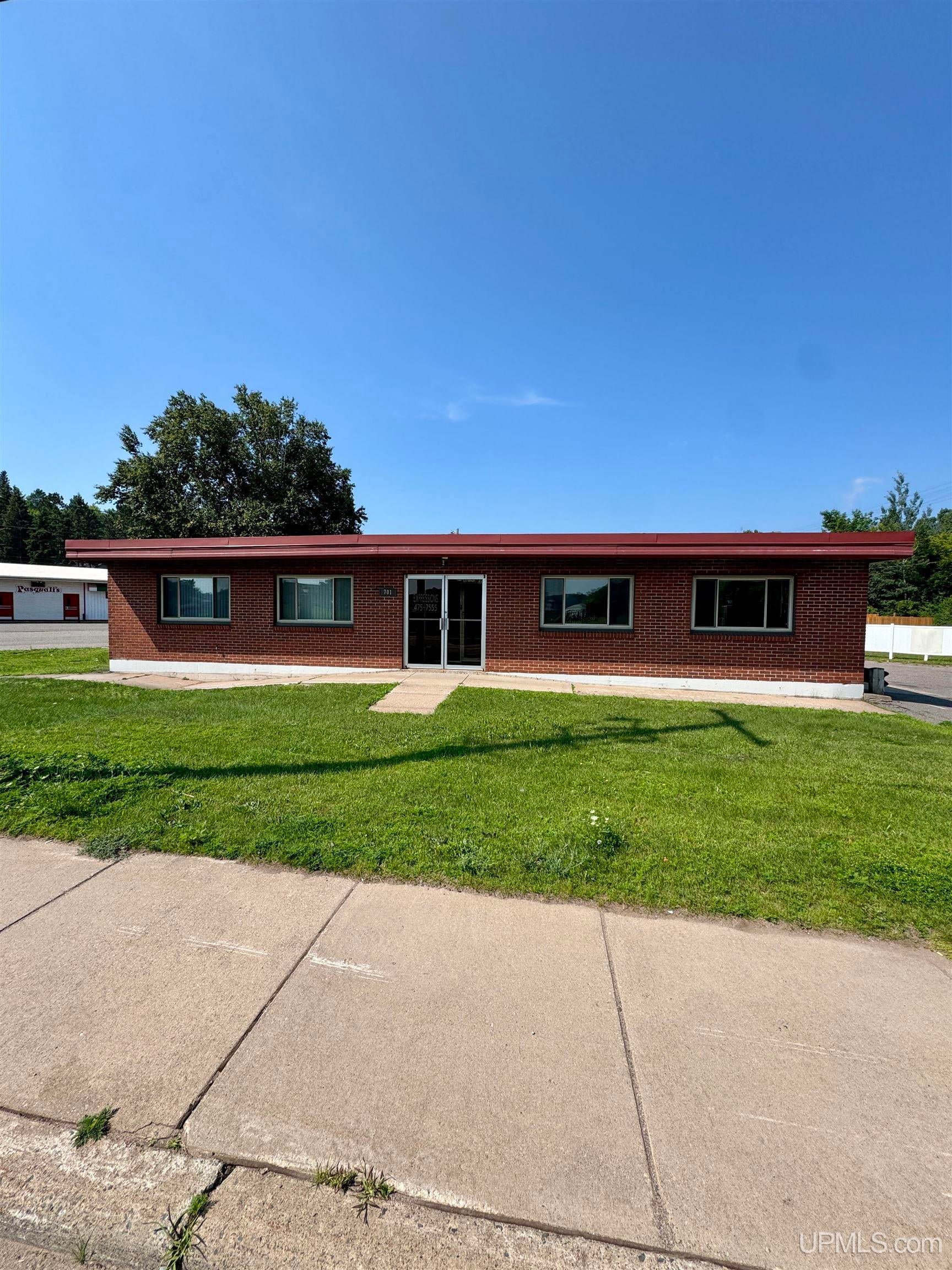 701 N Teal Lake Avenue — photo