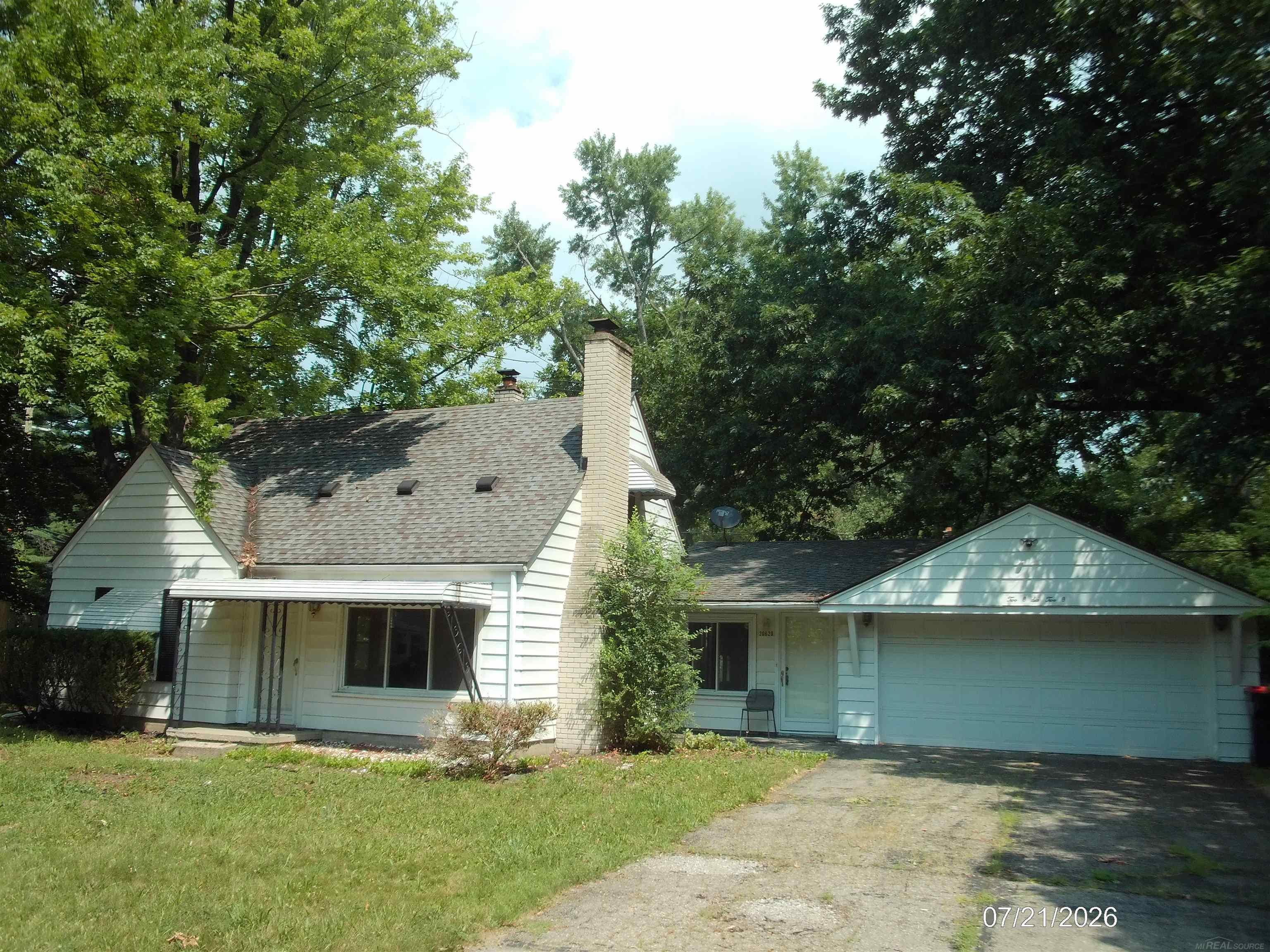 20620 Westhampton Avenue — photo