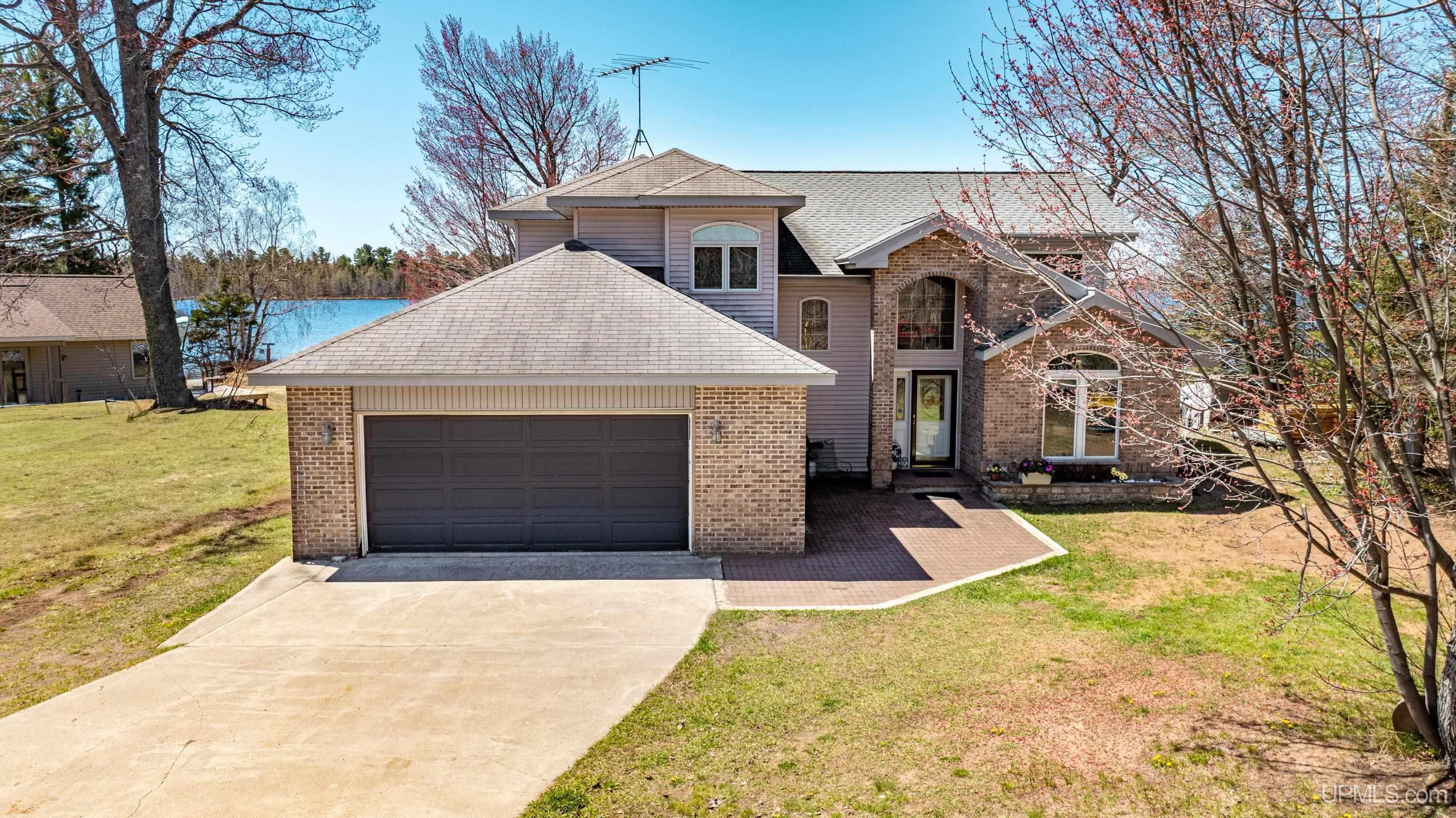6139 Sand Point Road — photo