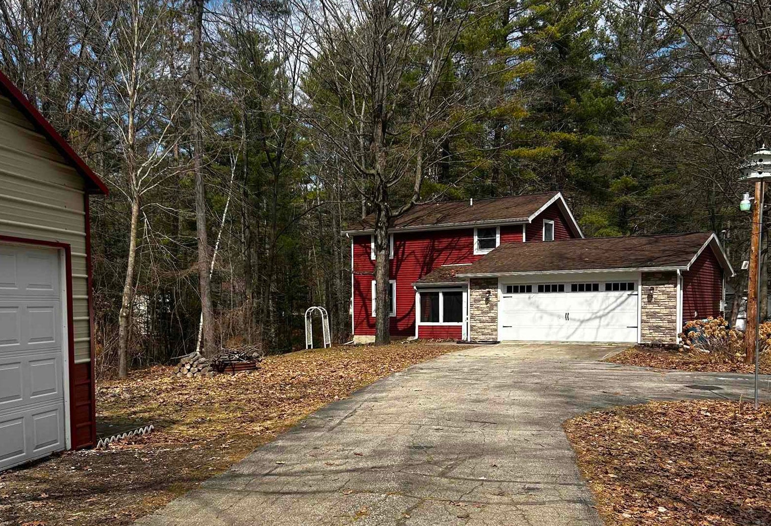 47 W River Road — photo